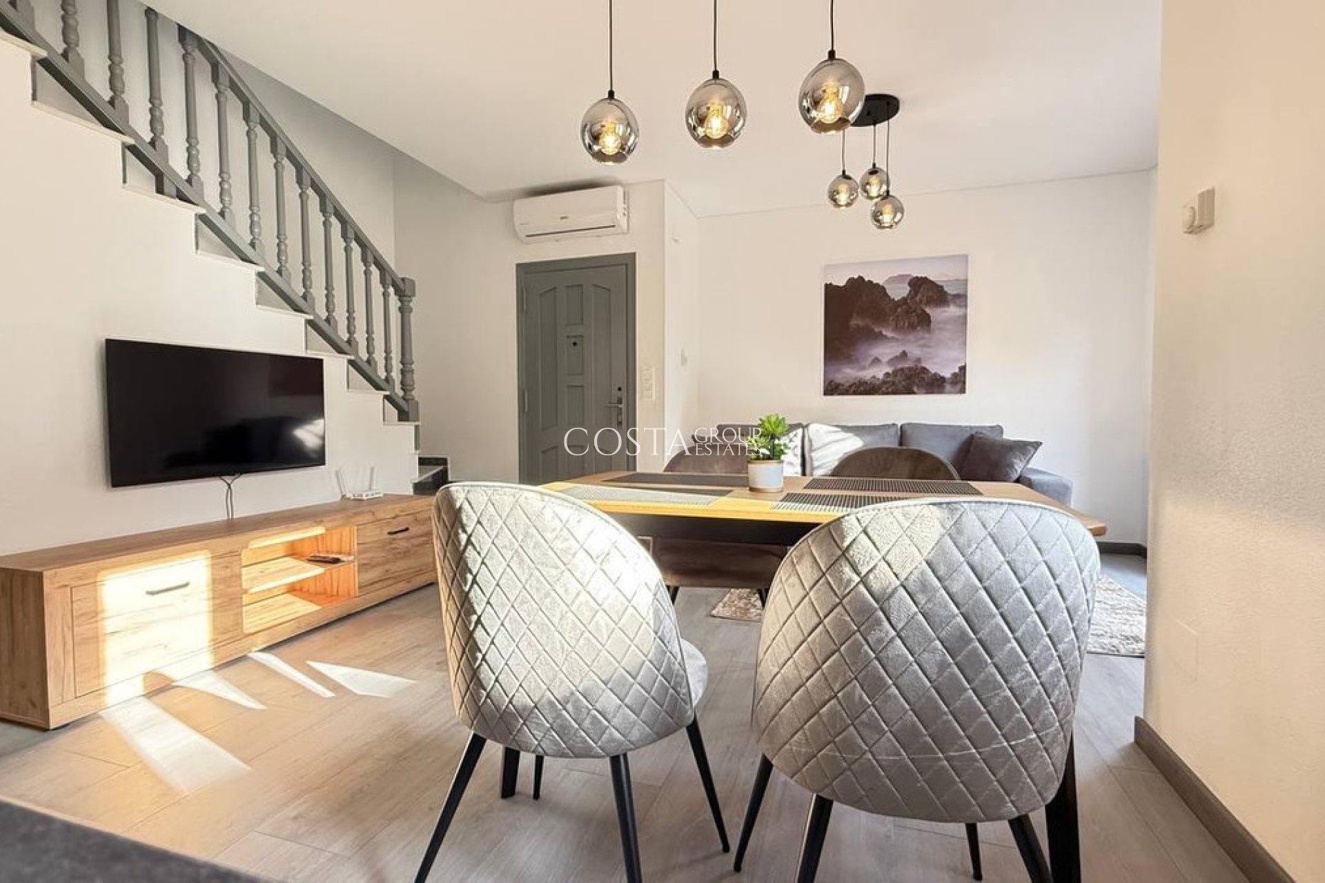 Revente - Maison -
Orihuela - Orihuela Costa