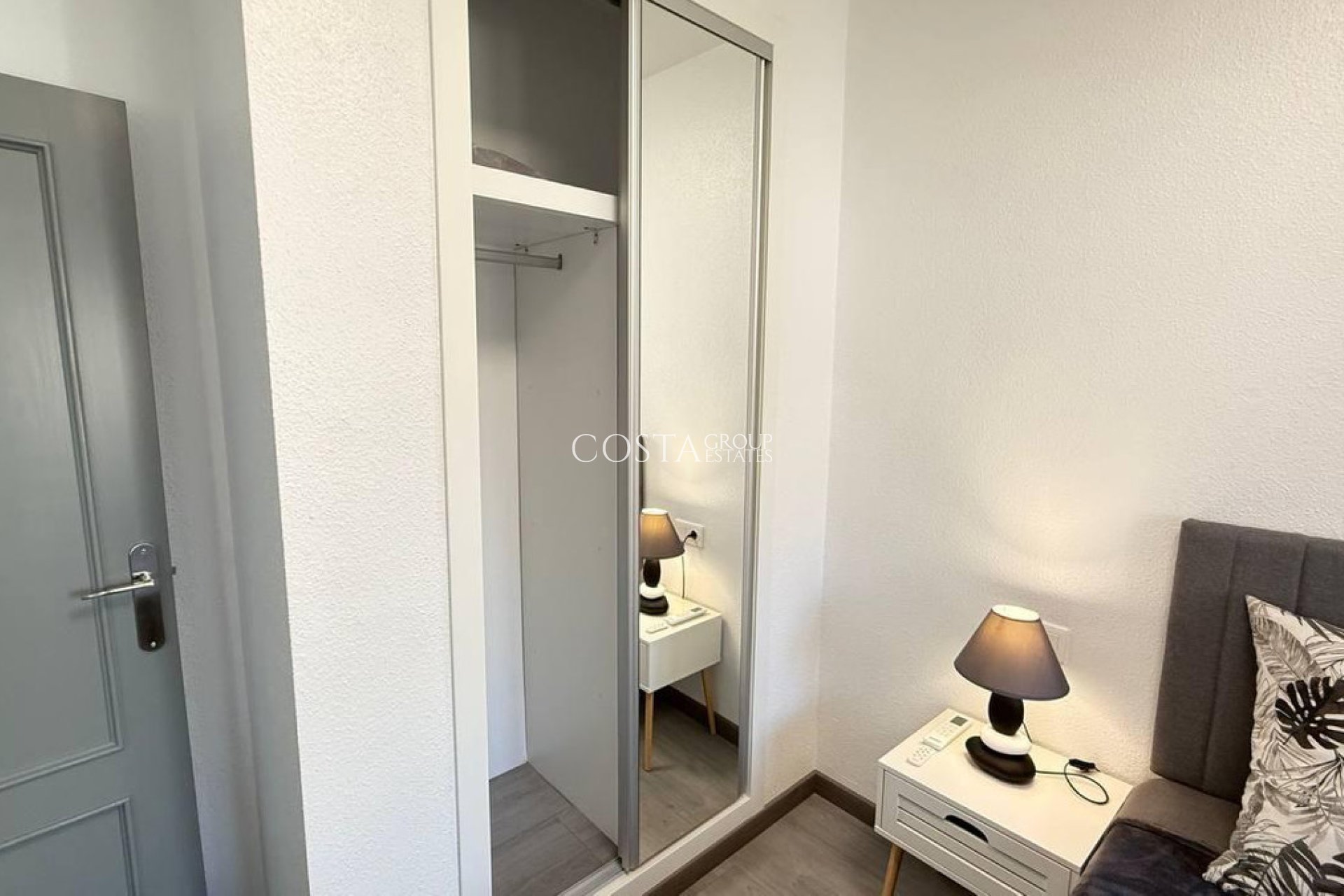 Revente - Maison -
Orihuela - Orihuela Costa