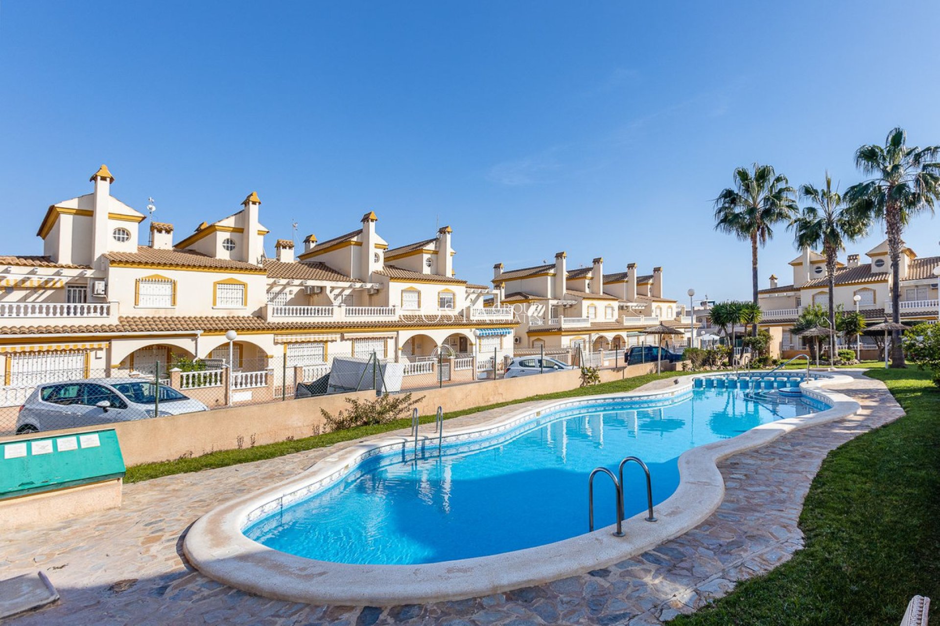 Revente - Maison -
Orihuela - Orihuela Costa