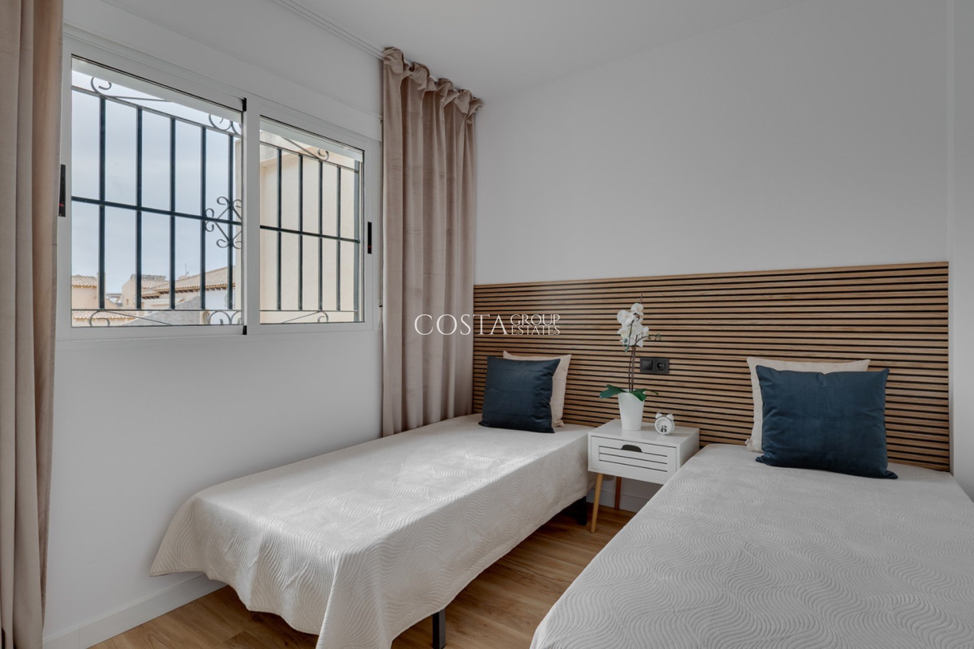 Revente - Maison -
Orihuela - Orihuela Costa