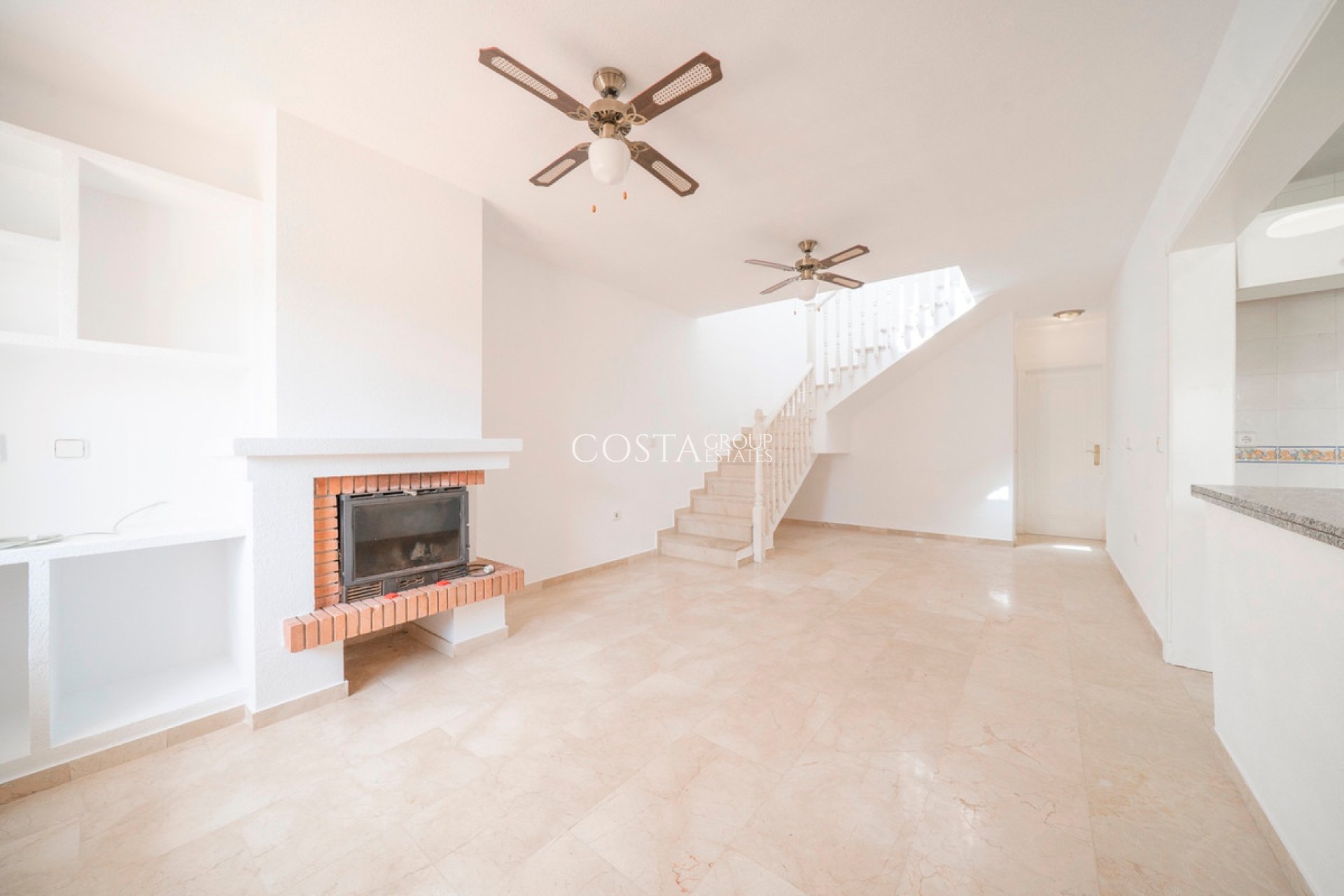 Revente - Maison -
Orihuela - Orihuela Costa