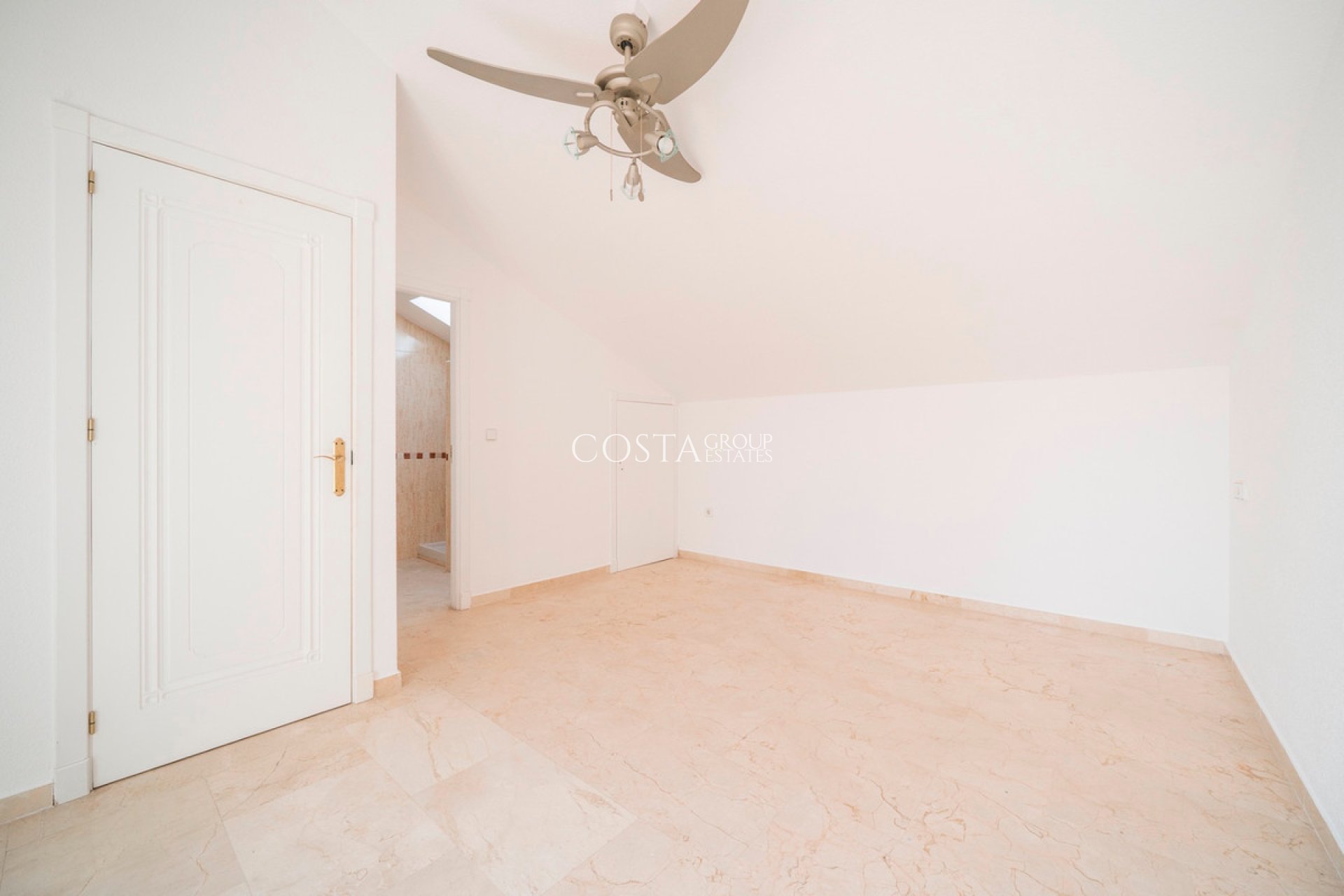 Revente - Maison -
Orihuela - Orihuela Costa