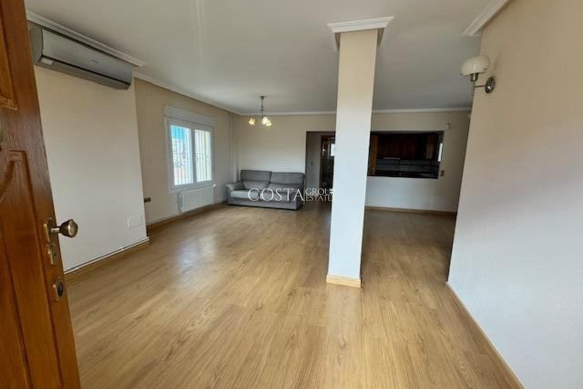 Revente - Maison -
Orihuela - Orihuela Costa