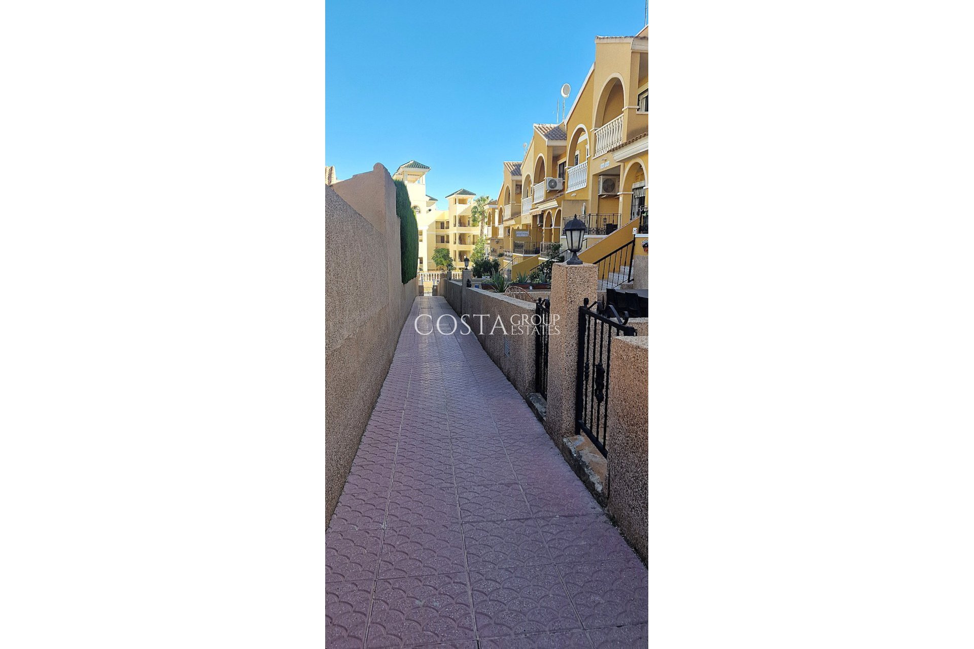 Revente - Maison -
Orihuela - Orihuela Costa