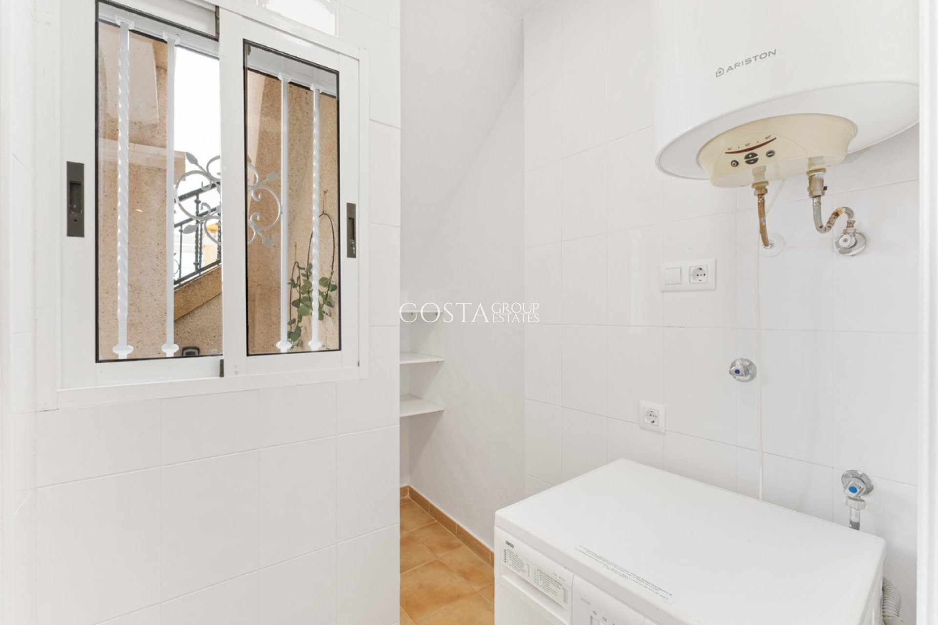 Revente - Maison -
Orihuela - Villamartin