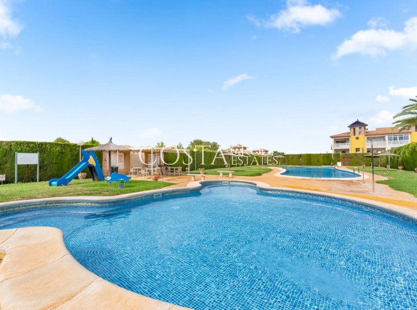 Revente - Maison -
Orihuela - Villamartin