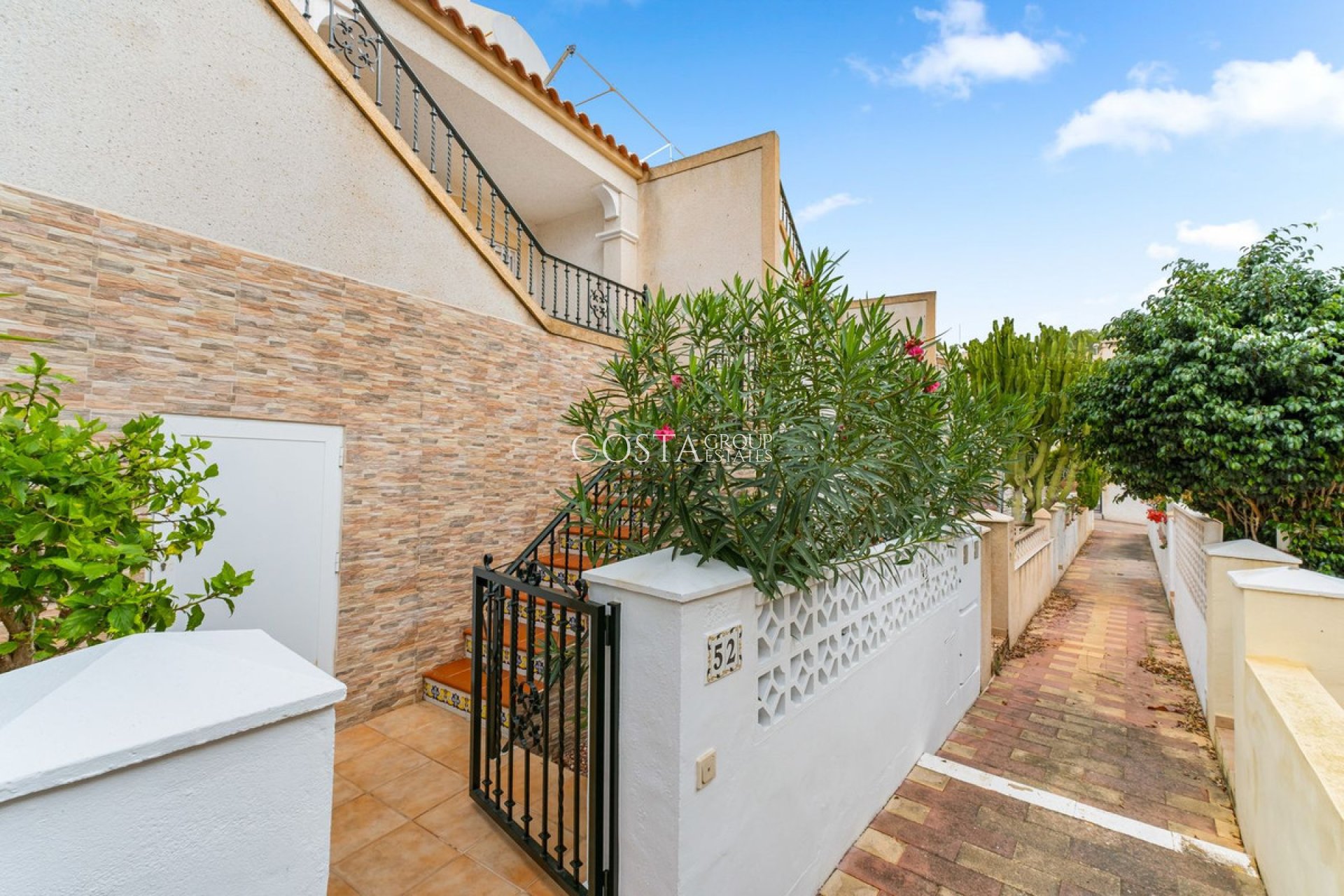 Revente - Maison -
Orihuela - Villamartin