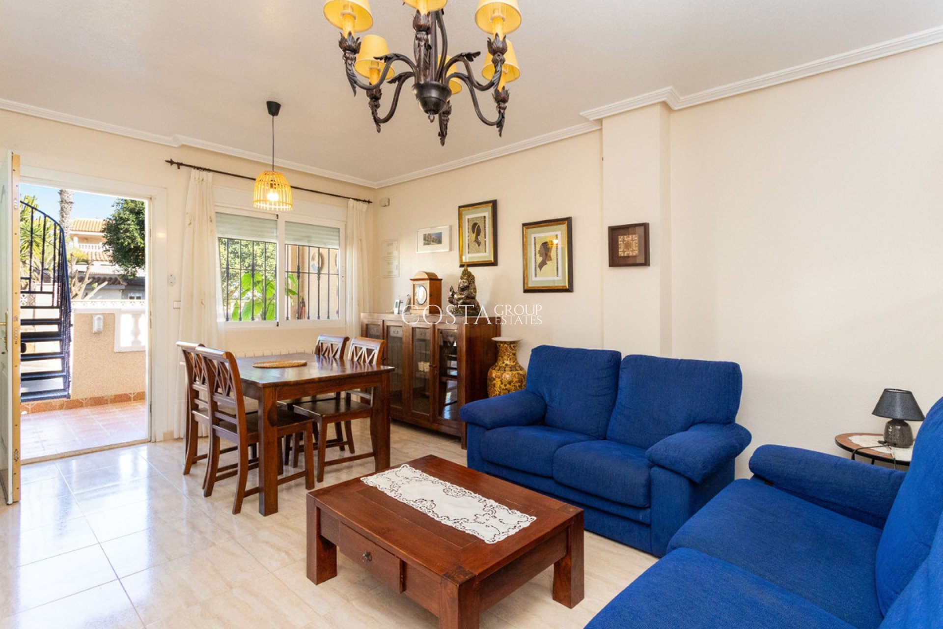 Revente - Maison -
Orihuela - Villamartin