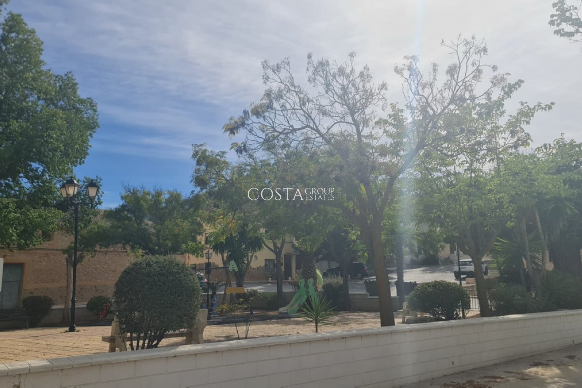 Revente - Maison -
Pinoso - Pinoso Centro