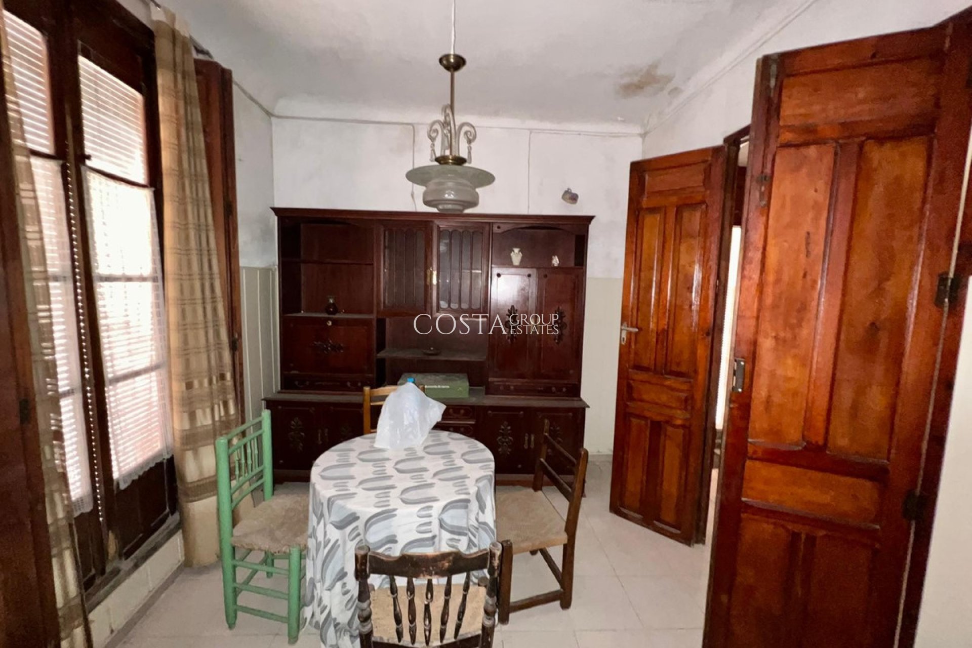 Revente - Maison -
Pinoso - Pinoso Centro