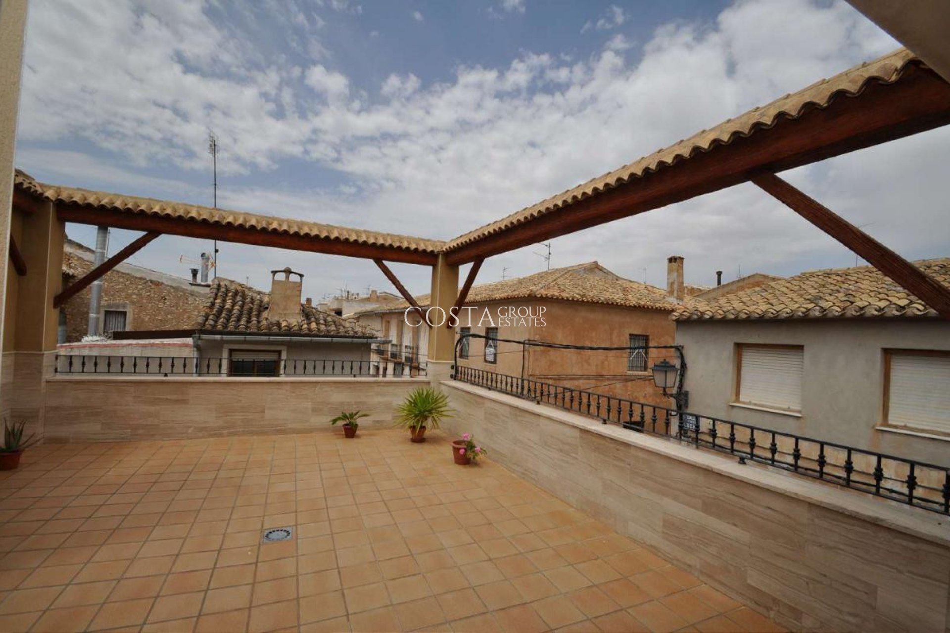 Revente - Maison -
Pinoso - Pinoso Centro