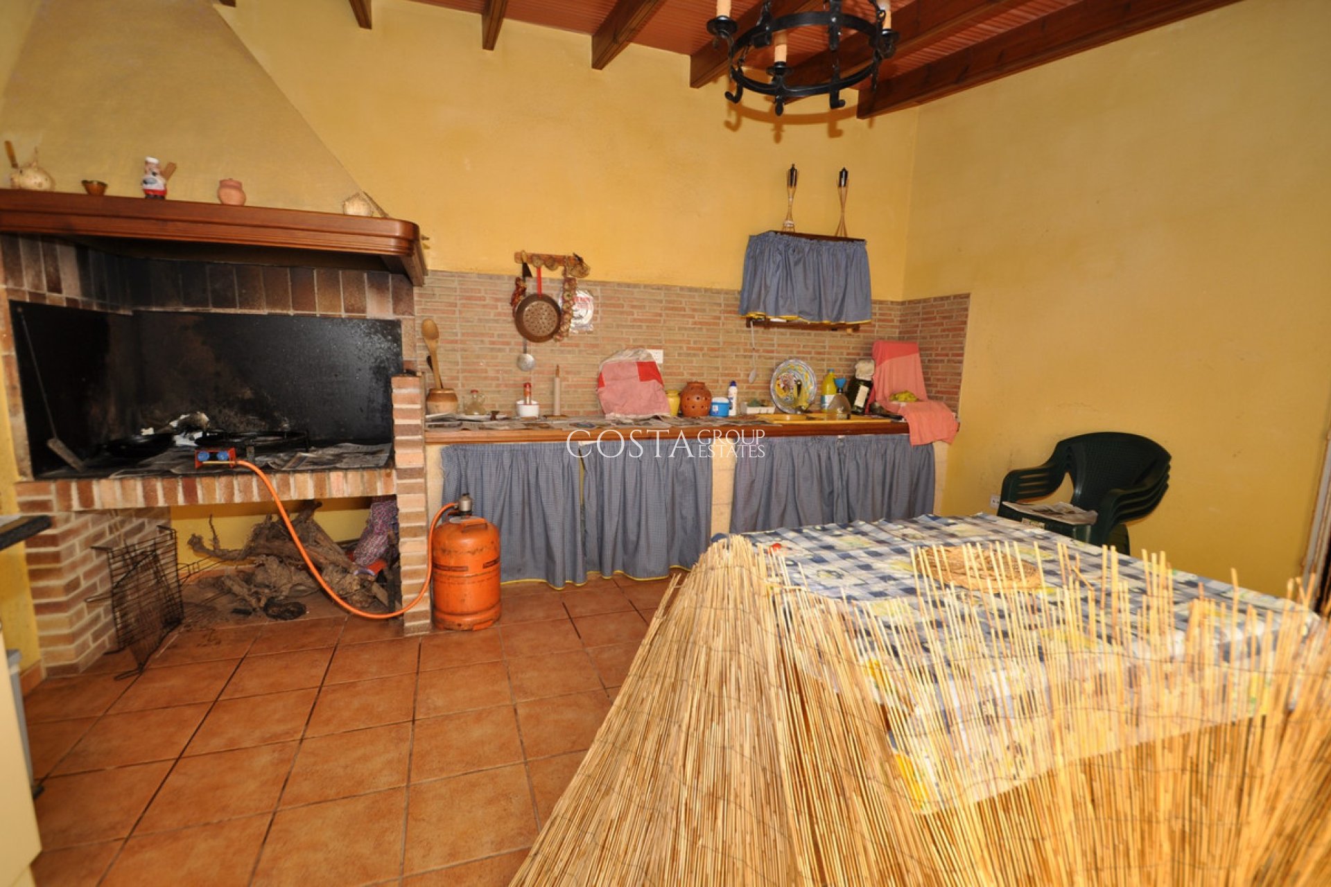 Revente - Maison -
Pinoso - Pinoso Centro