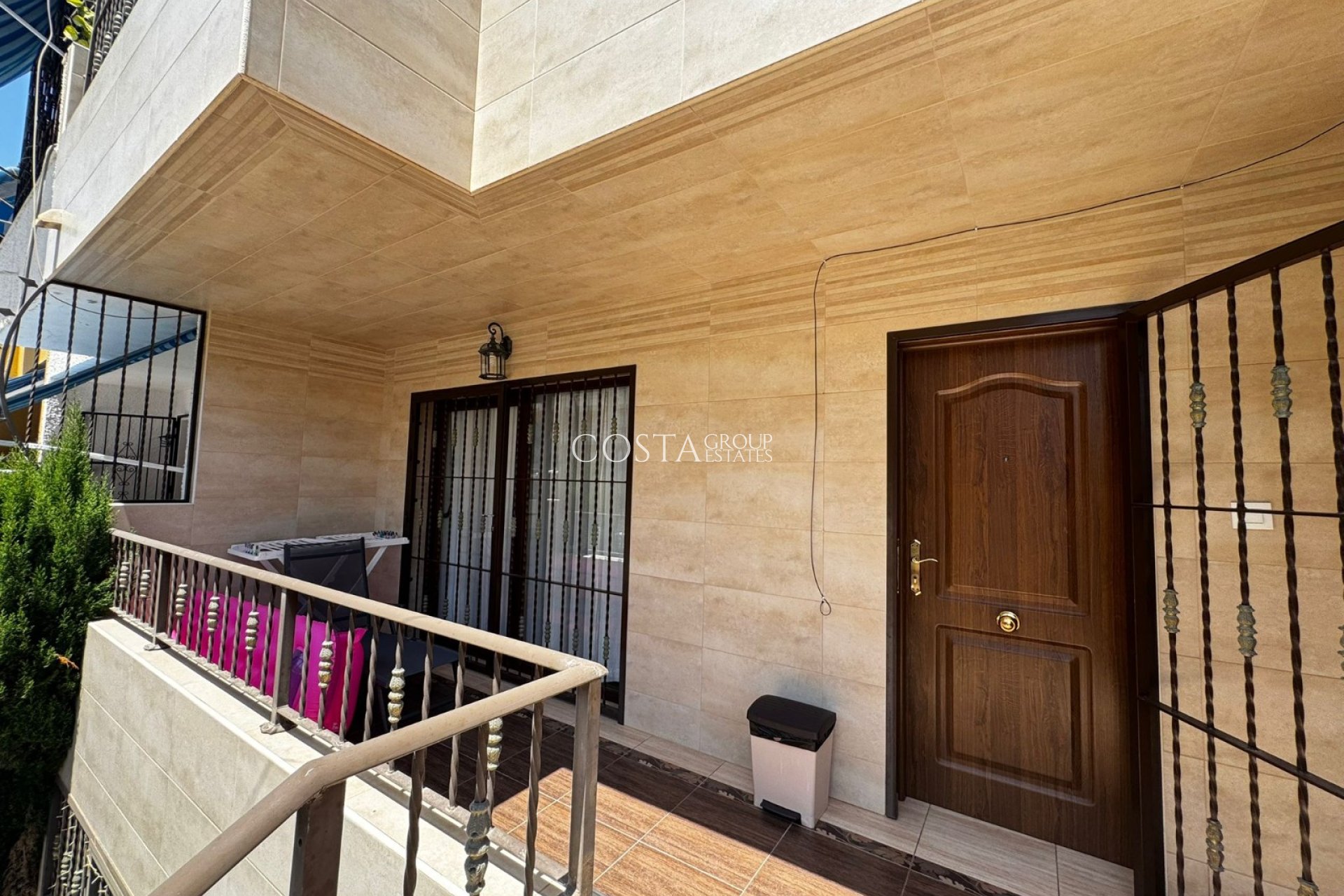 Revente - Maison -
Punta Prima