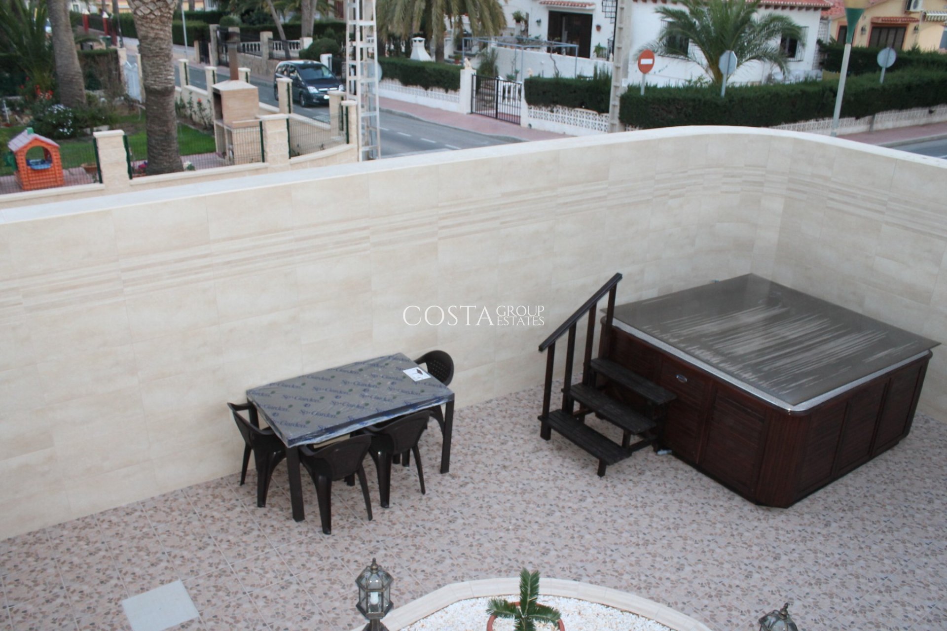 Revente - Maison -
Punta Prima