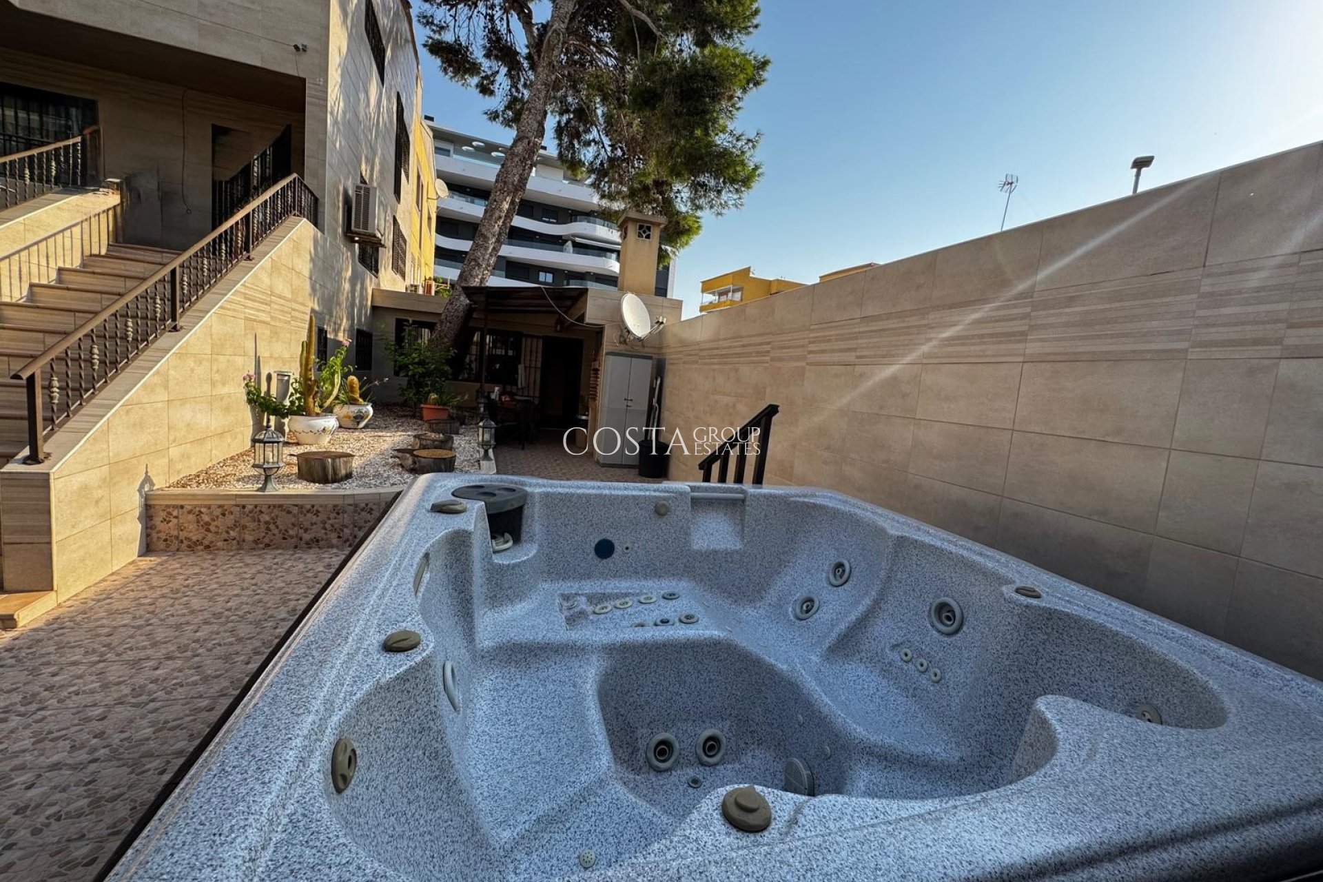 Revente - Maison -
Punta Prima