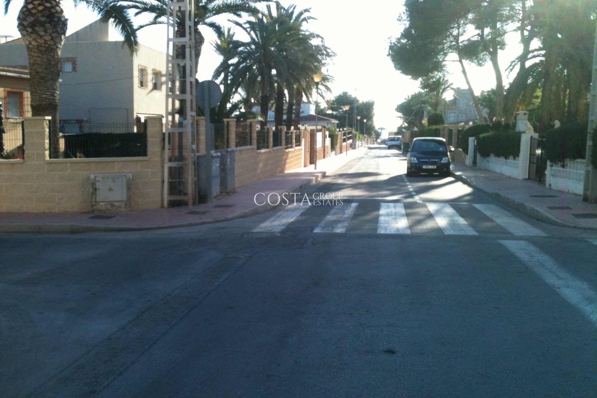 Revente - Maison -
Punta Prima