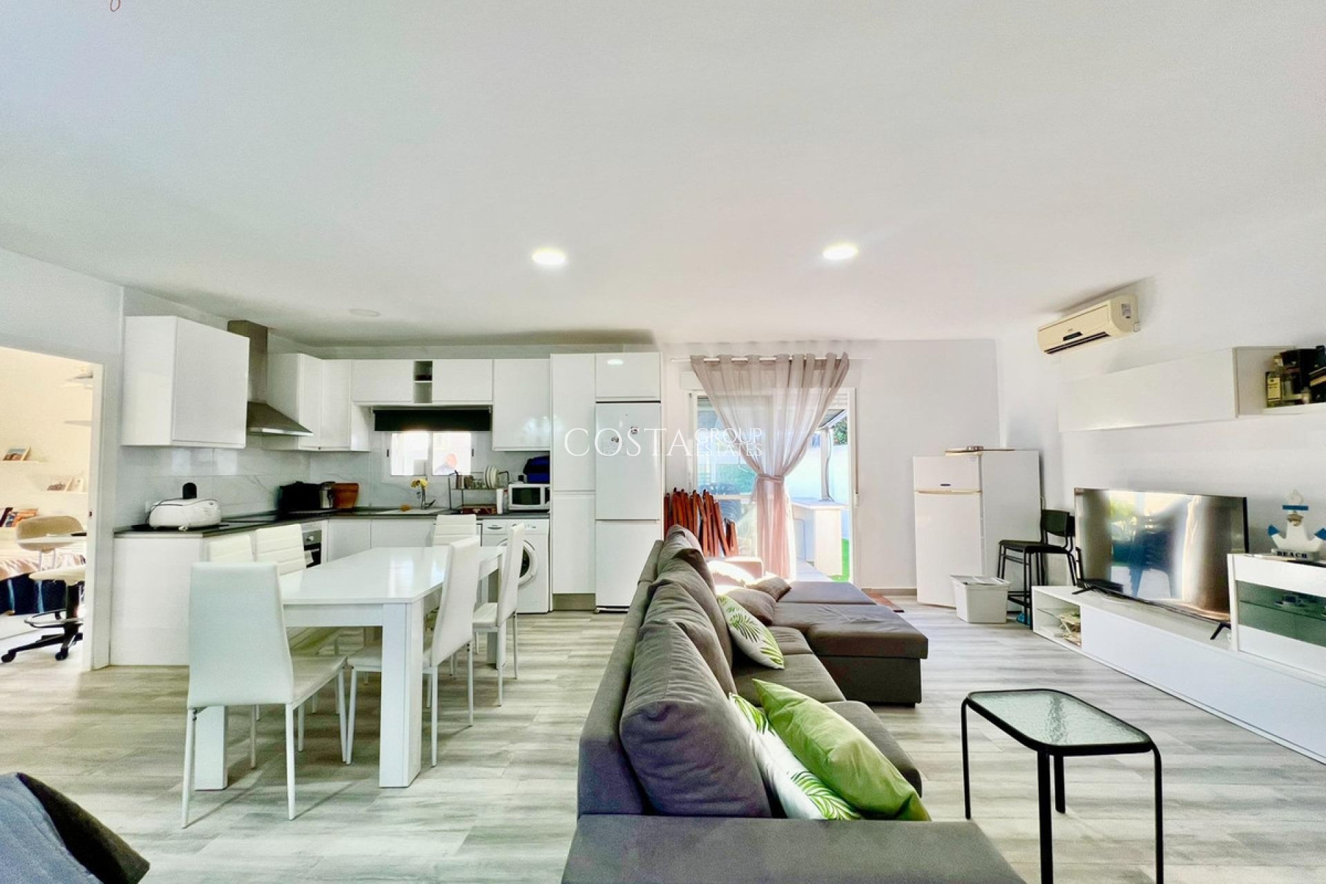 Revente - Maison -
Torrevieja - Torrevieja Centro