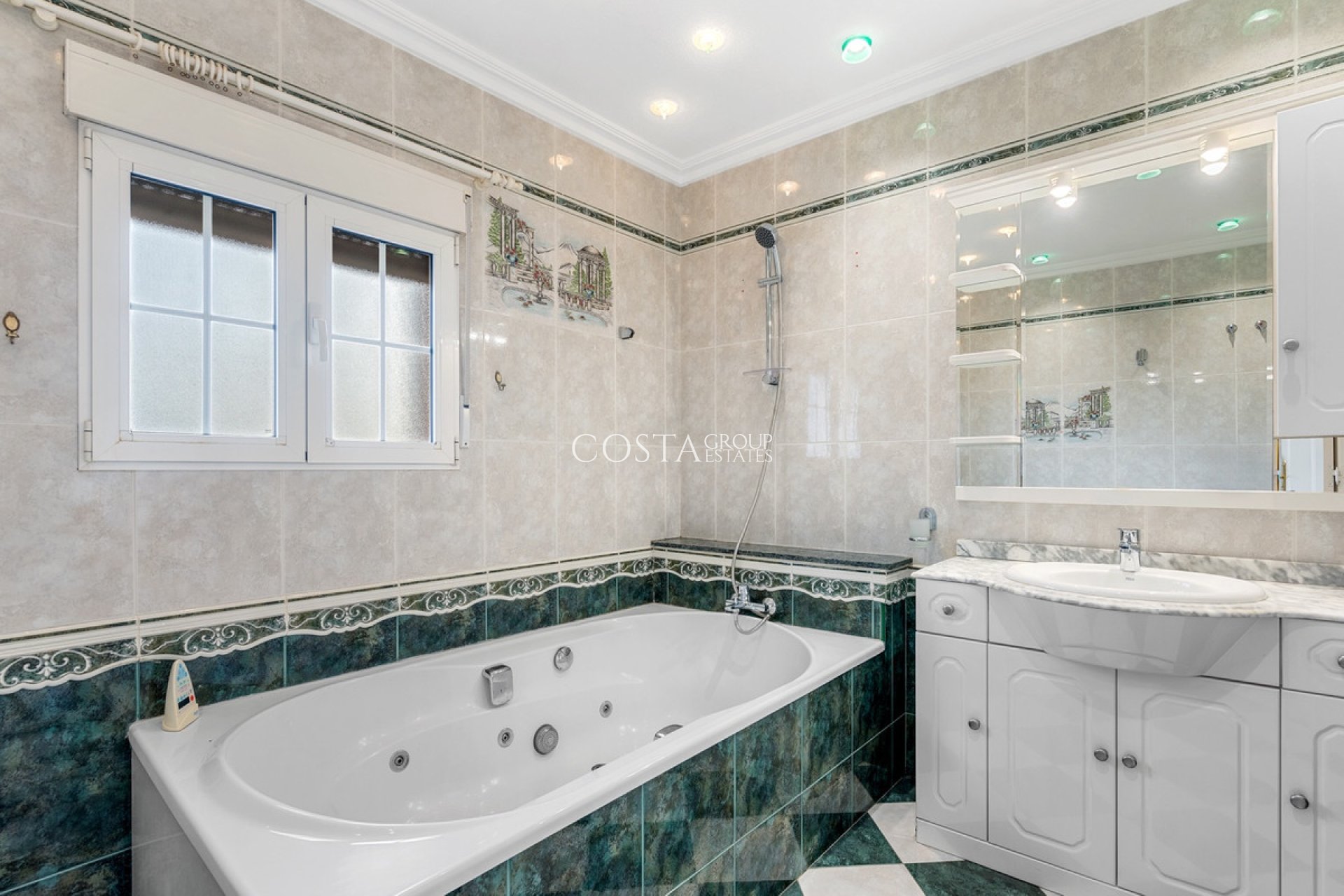 Revente - Maison -
Torrevieja - Torrevieja Centro