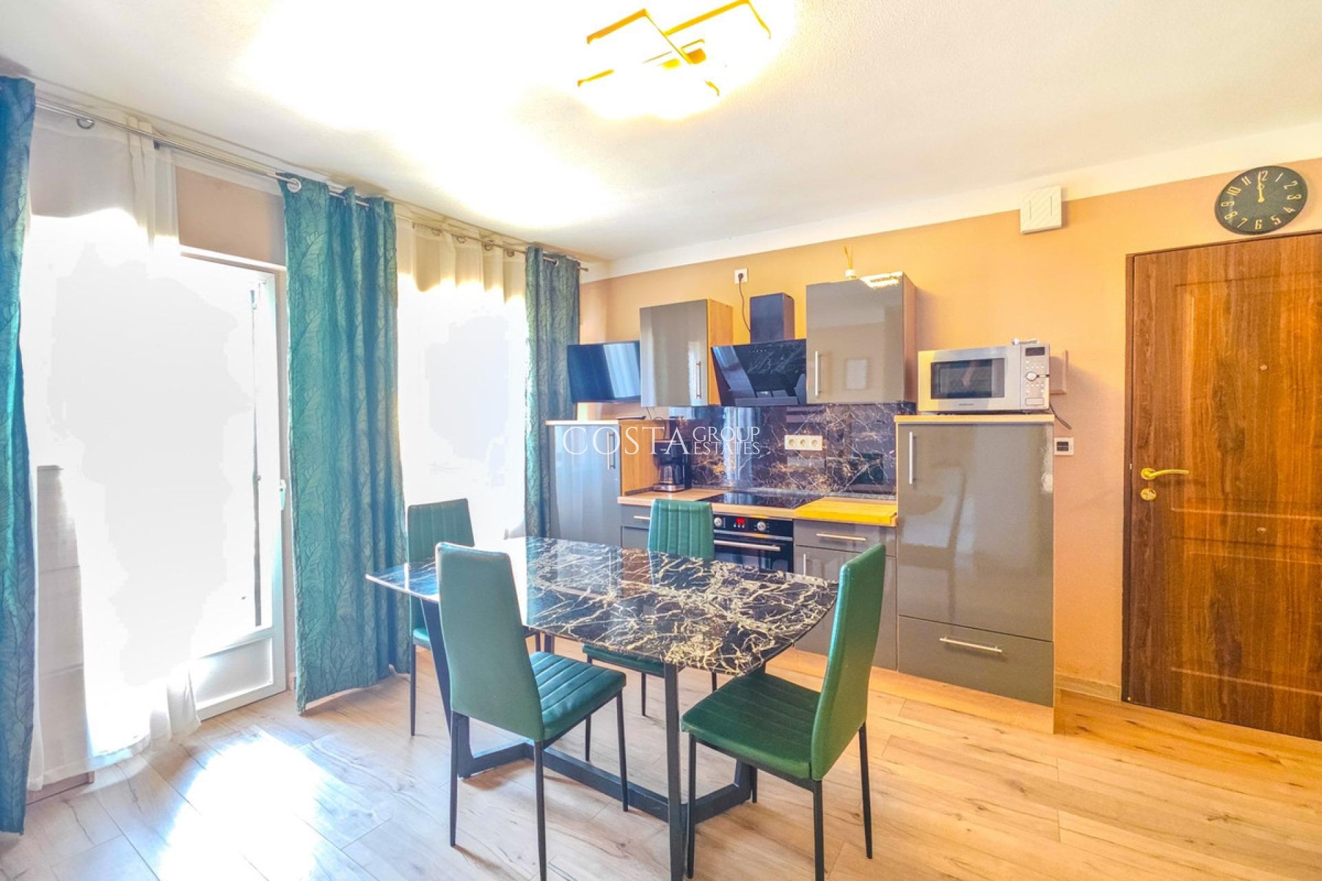 Revente - Maison -
Torrevieja - Torrevieja Centro