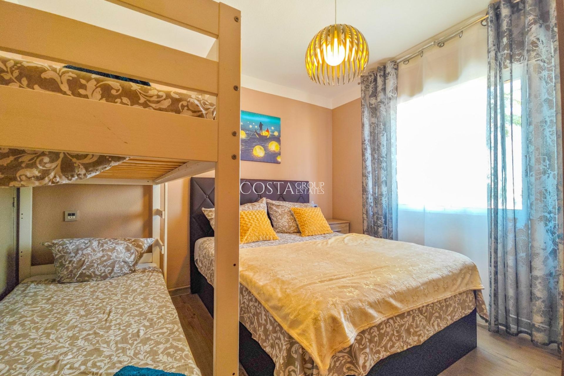 Revente - Maison -
Torrevieja - Torrevieja Centro