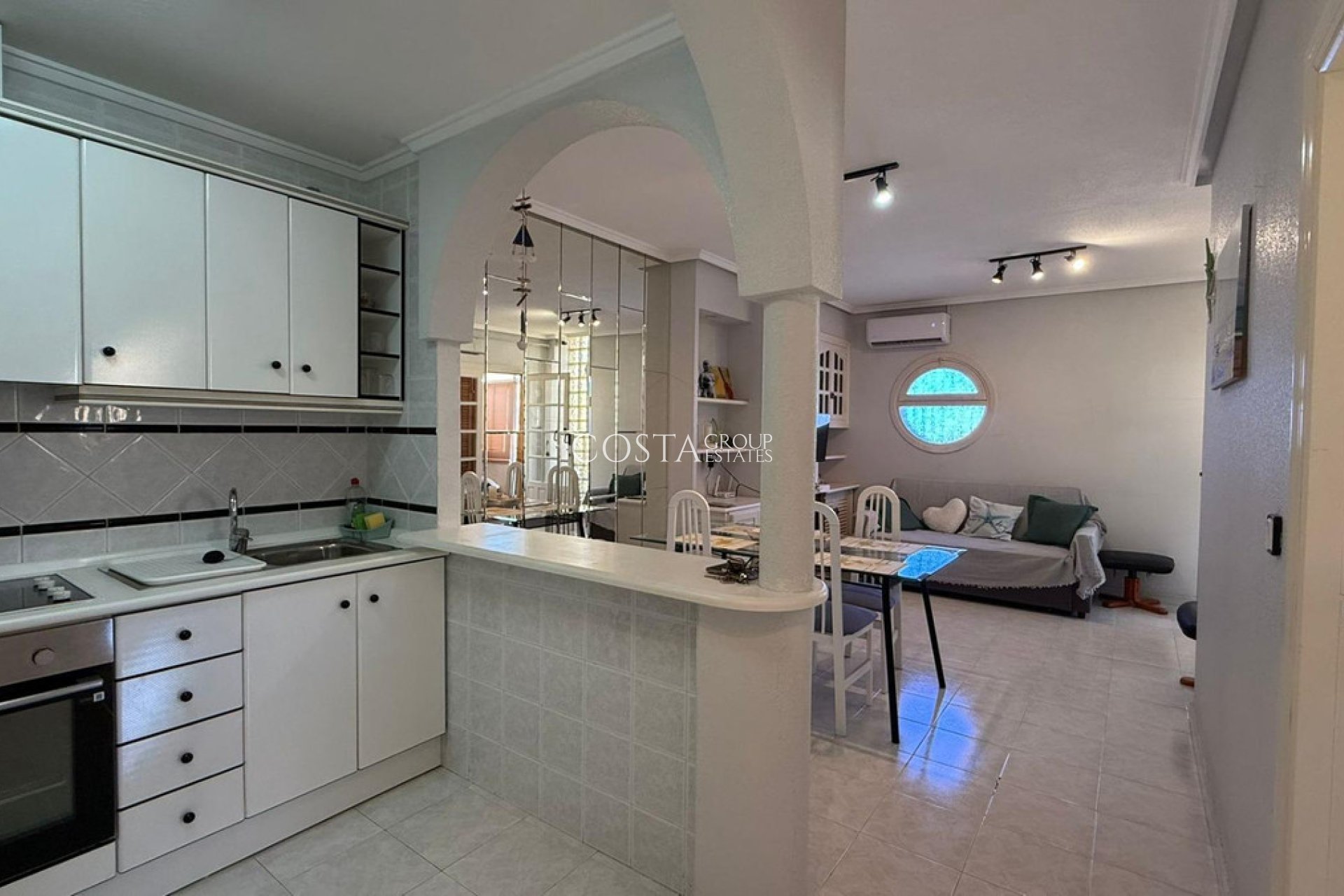 Revente - Maison -
Torrevieja - Torrevieja Centro