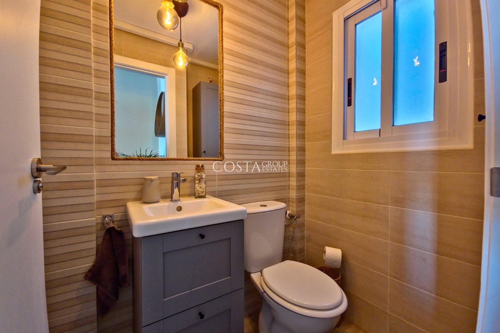 Revente - Maison -
Torrevieja - Torrevieja Centro