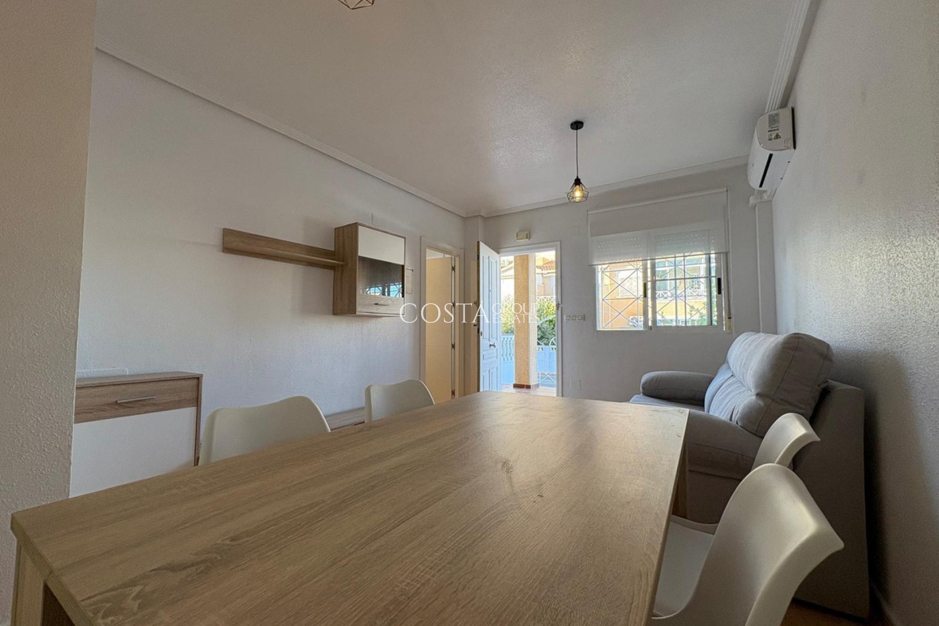 Revente - Maison -
Torrevieja - Torrevieja Centro