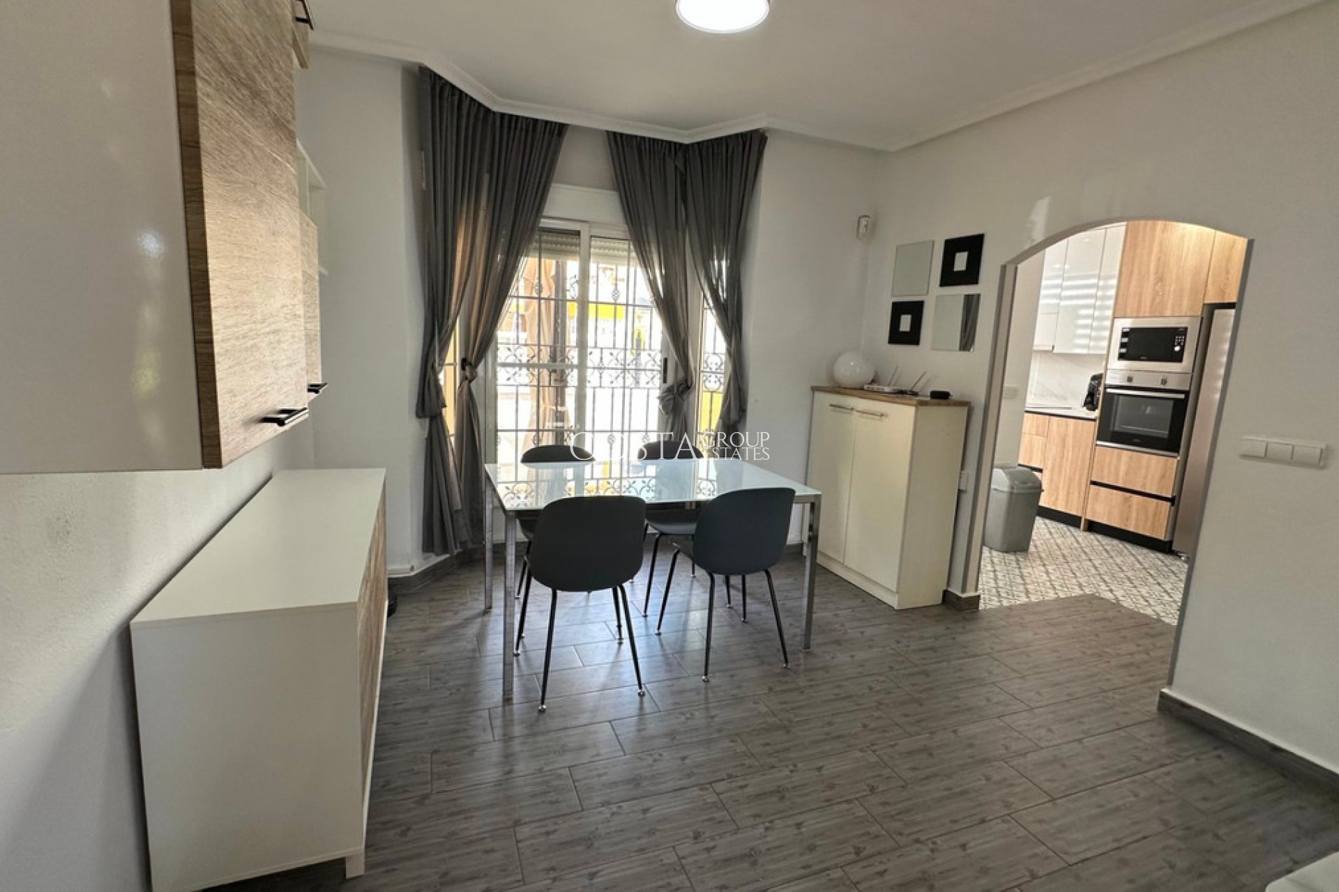 Revente - Maison -
Urbanización El Raso