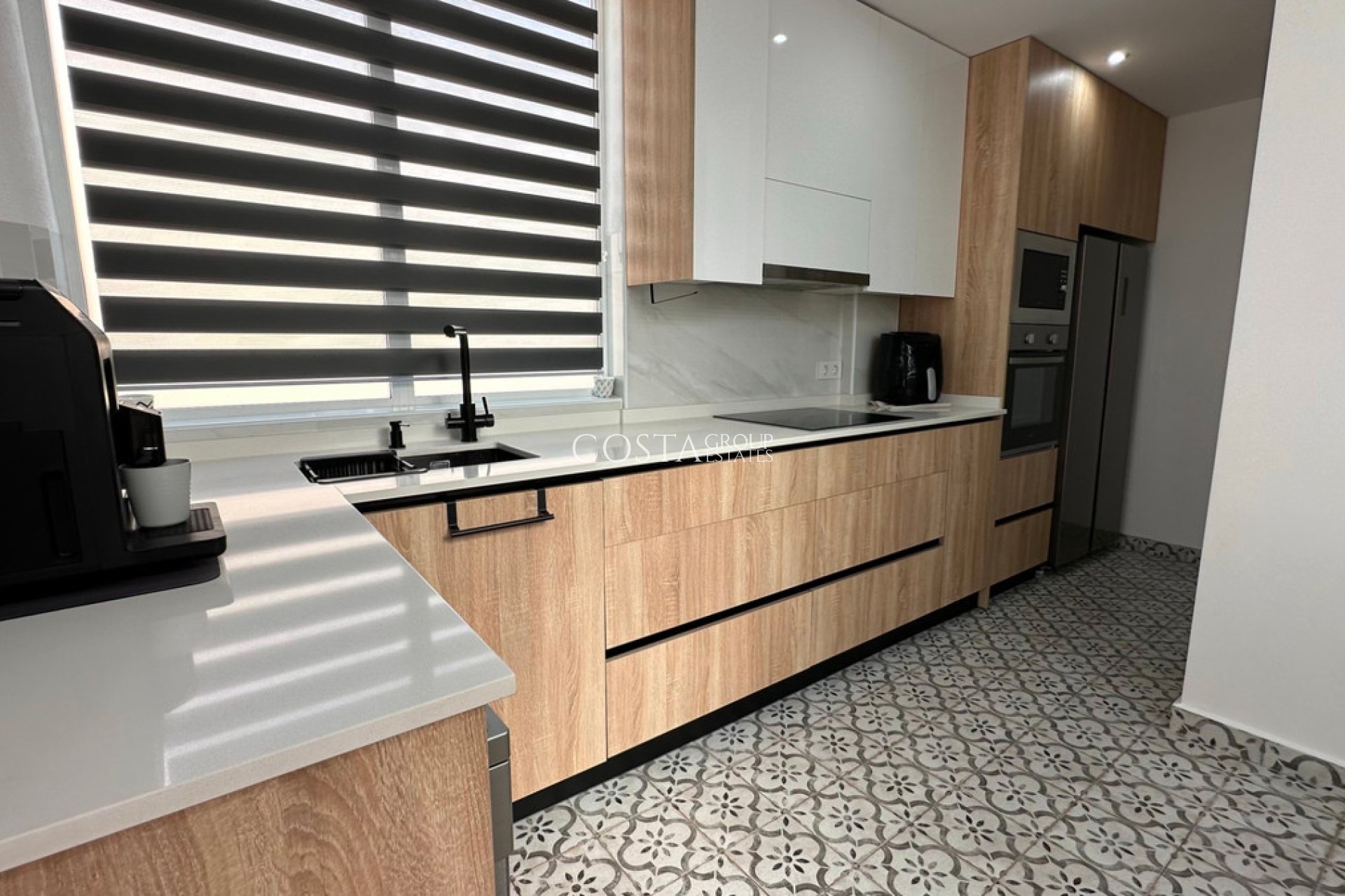 Revente - Maison -
Urbanización El Raso