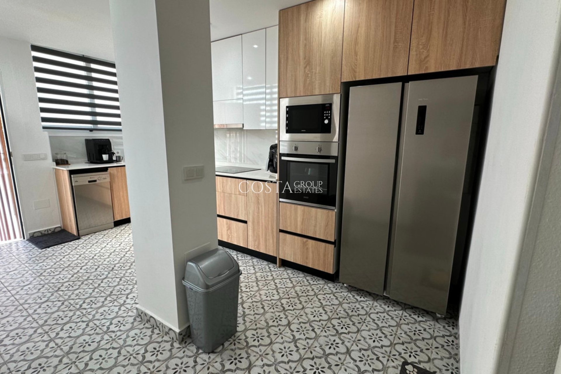 Revente - Maison -
Urbanización El Raso