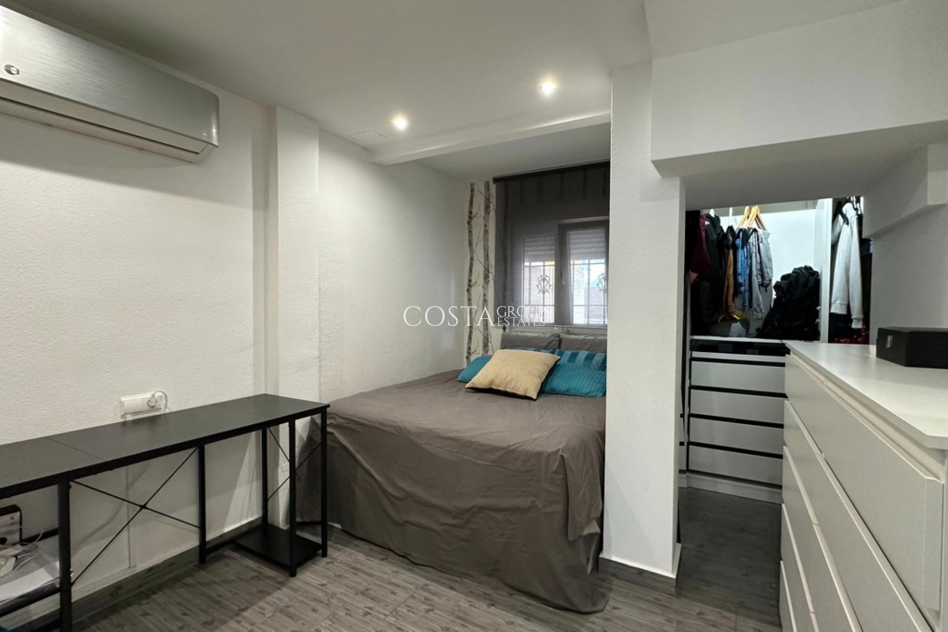 Revente - Maison -
Urbanización El Raso