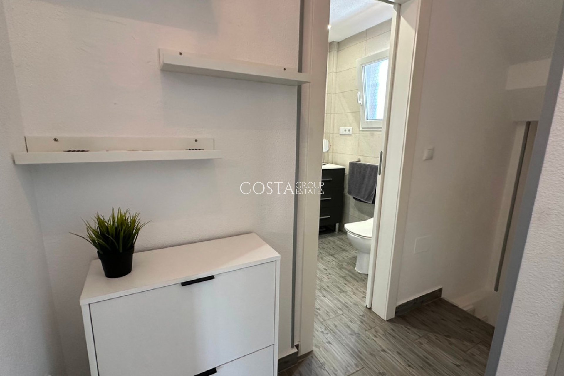 Revente - Maison -
Urbanización El Raso