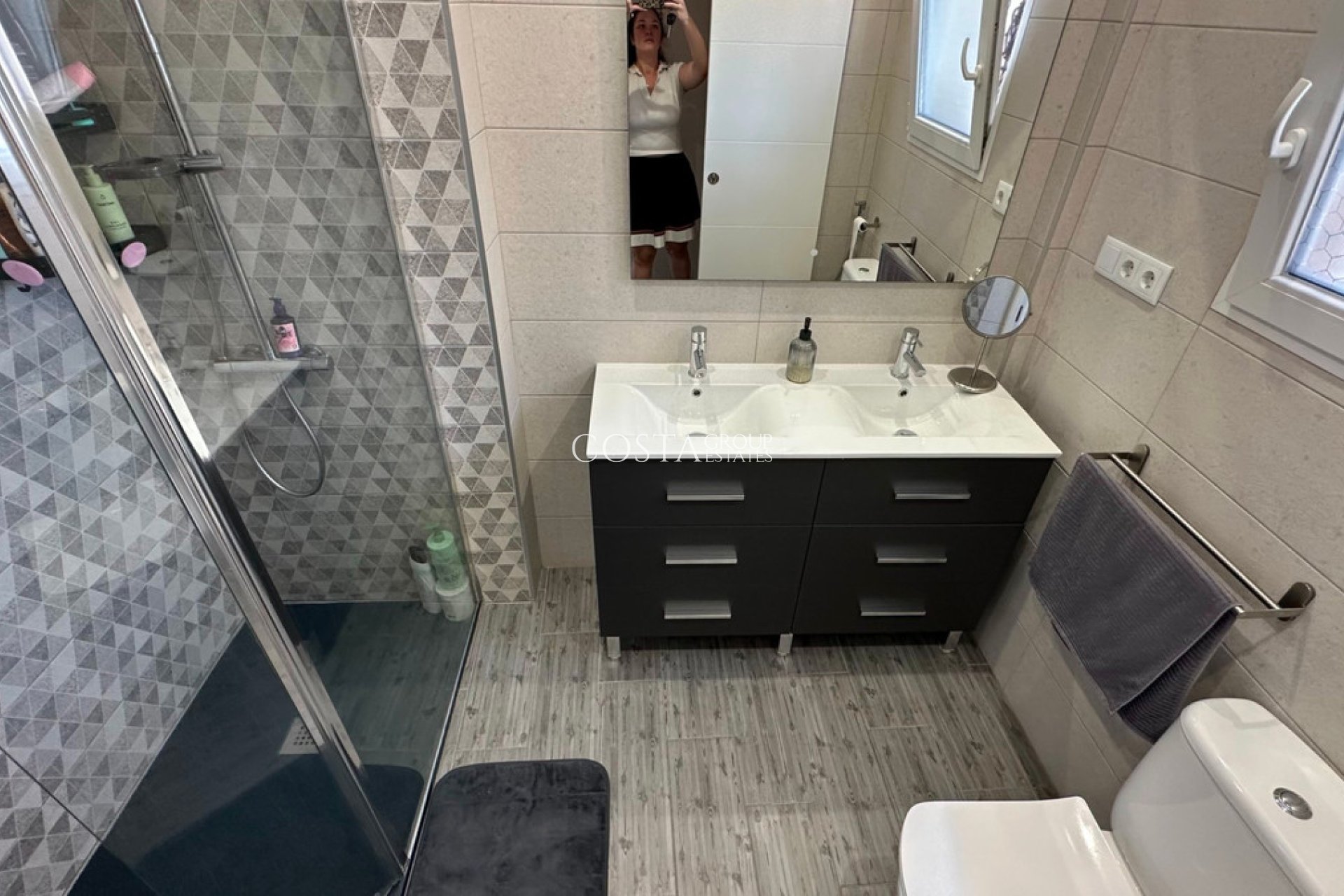 Revente - Maison -
Urbanización El Raso