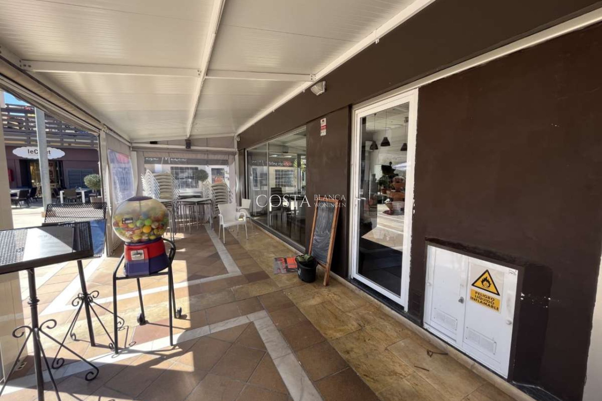 Revente - Propriété commerciale -
Dehesa de Campoamor
