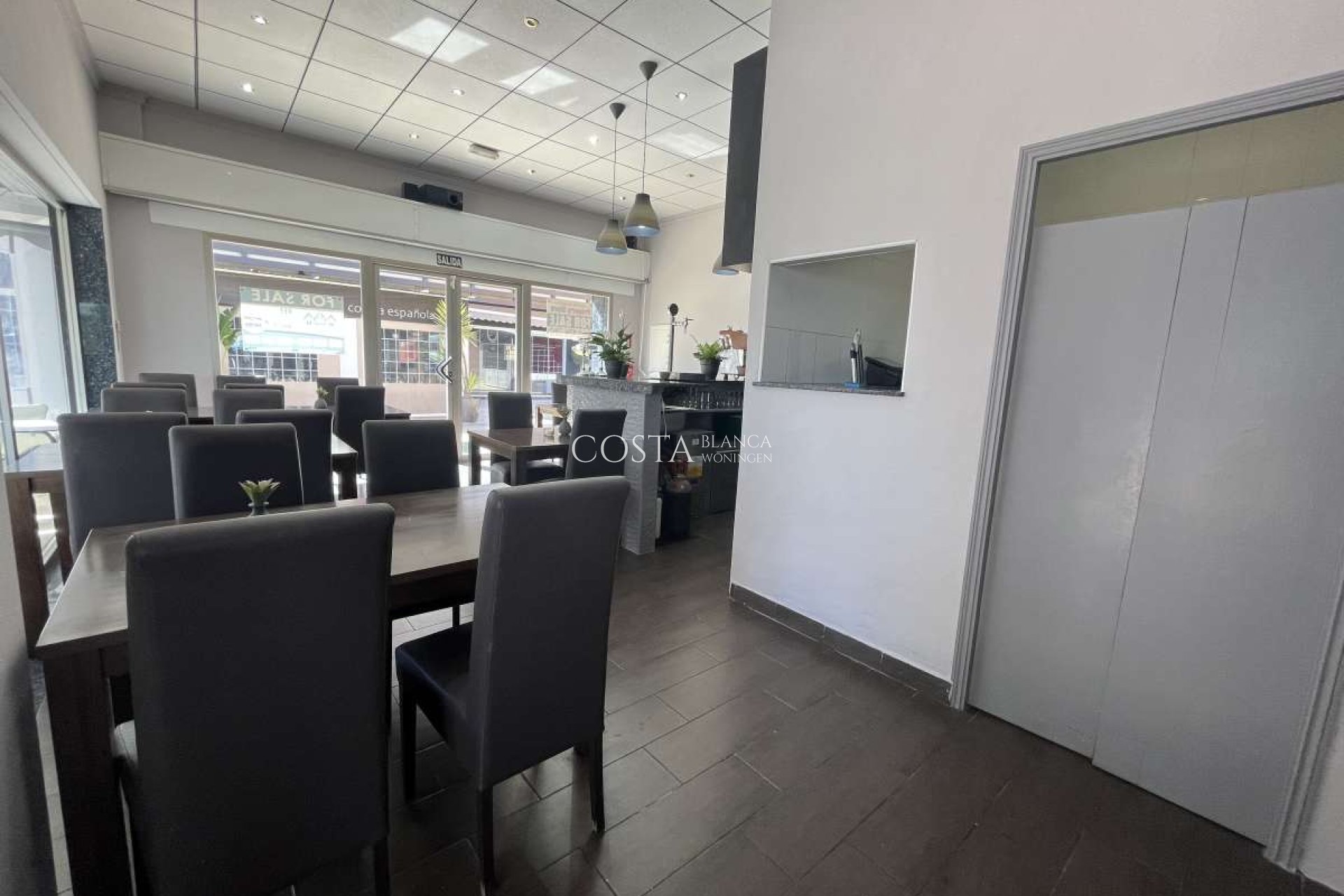 Revente - Propriété commerciale -
Dehesa de Campoamor