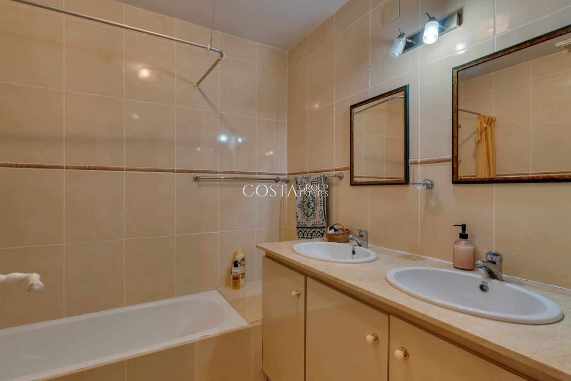 Revente - Villa -
Alicante - Alicante Centro