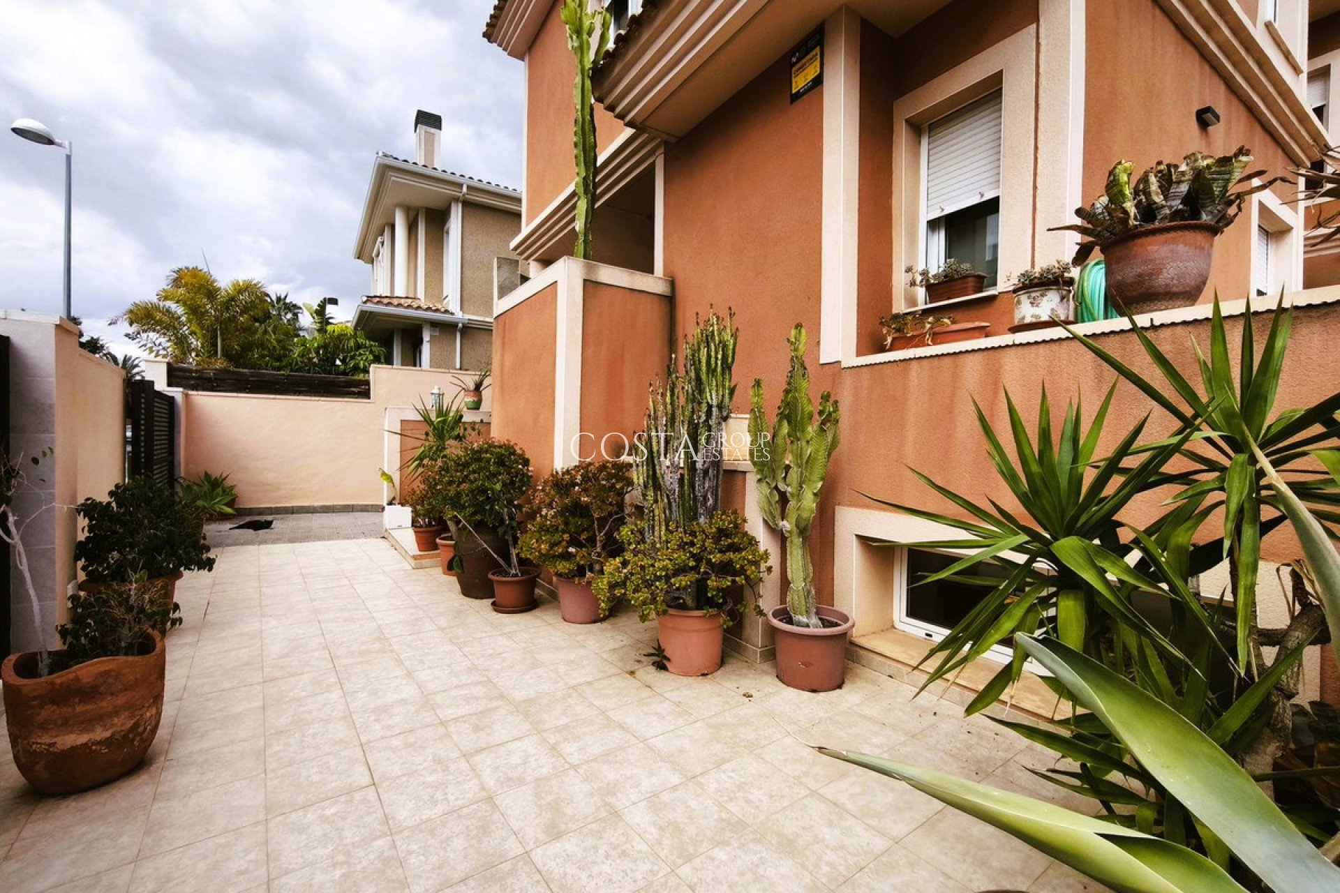 Revente - Villa -
Alicante - Alicante Centro