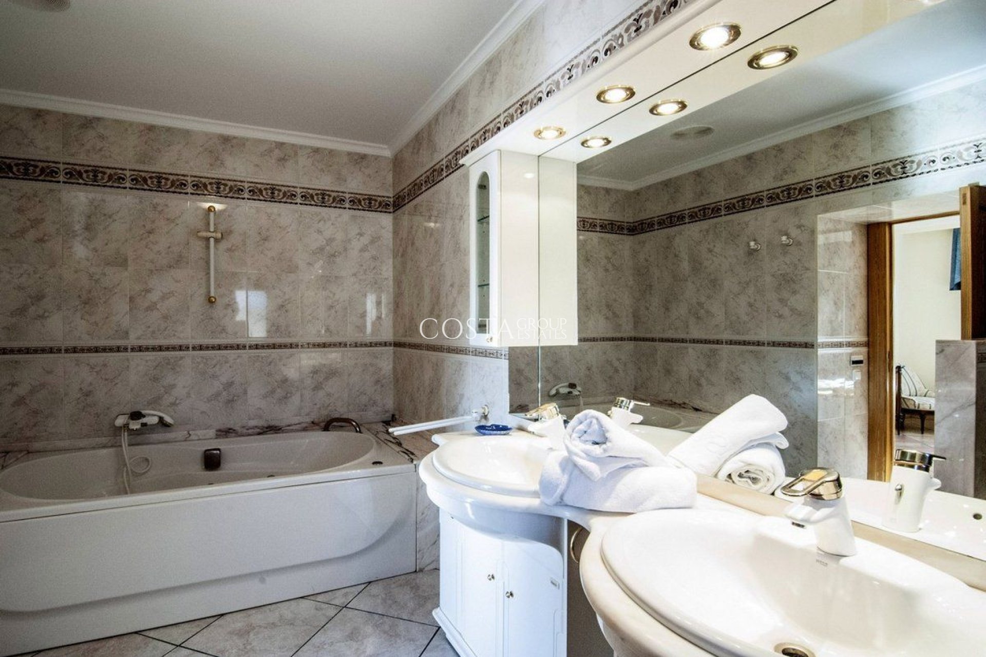 Revente - Villa -
Benissa - Benissa Centro