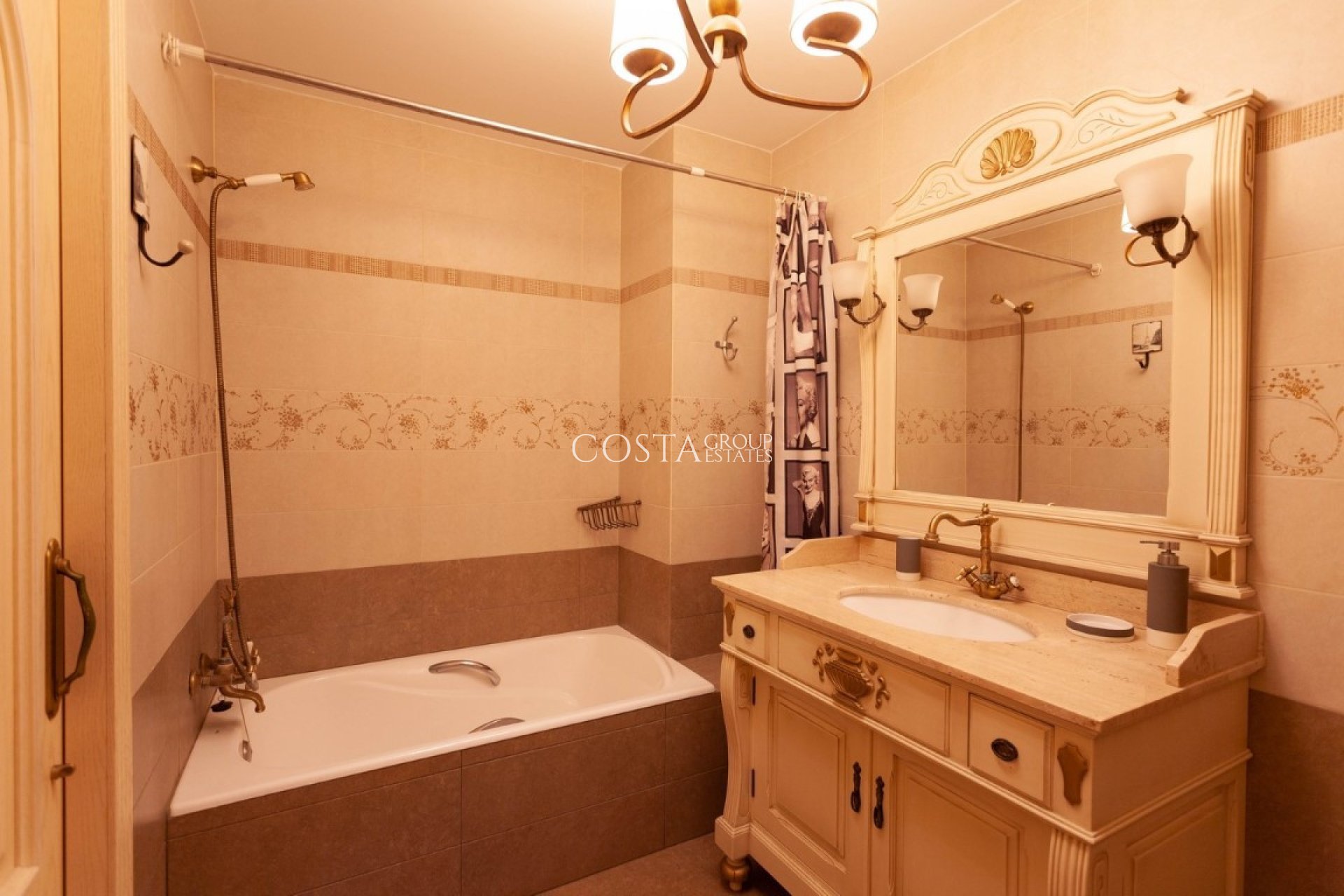 Revente - Villa -
Calpe - Calpe Centro