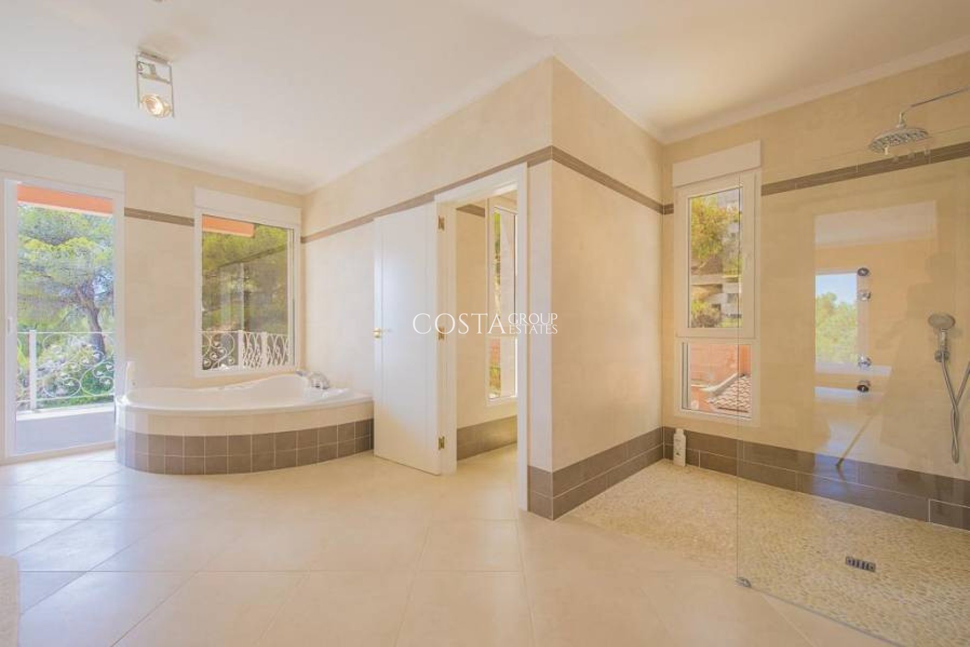 Revente - Villa -
Calpe - Calpe Centro