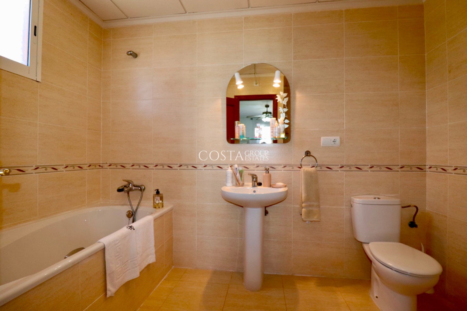 Revente - Villa -
Catral - Catral Centro