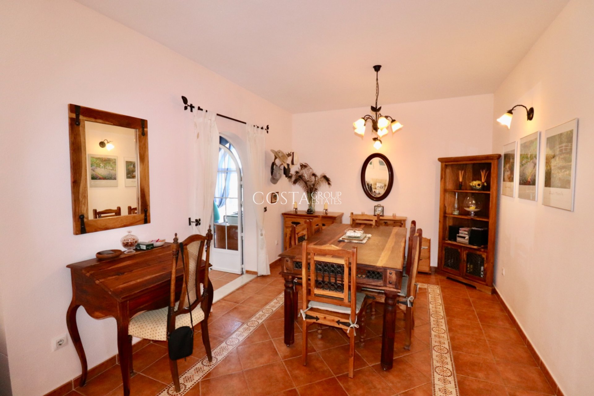 Revente - Villa -
Catral