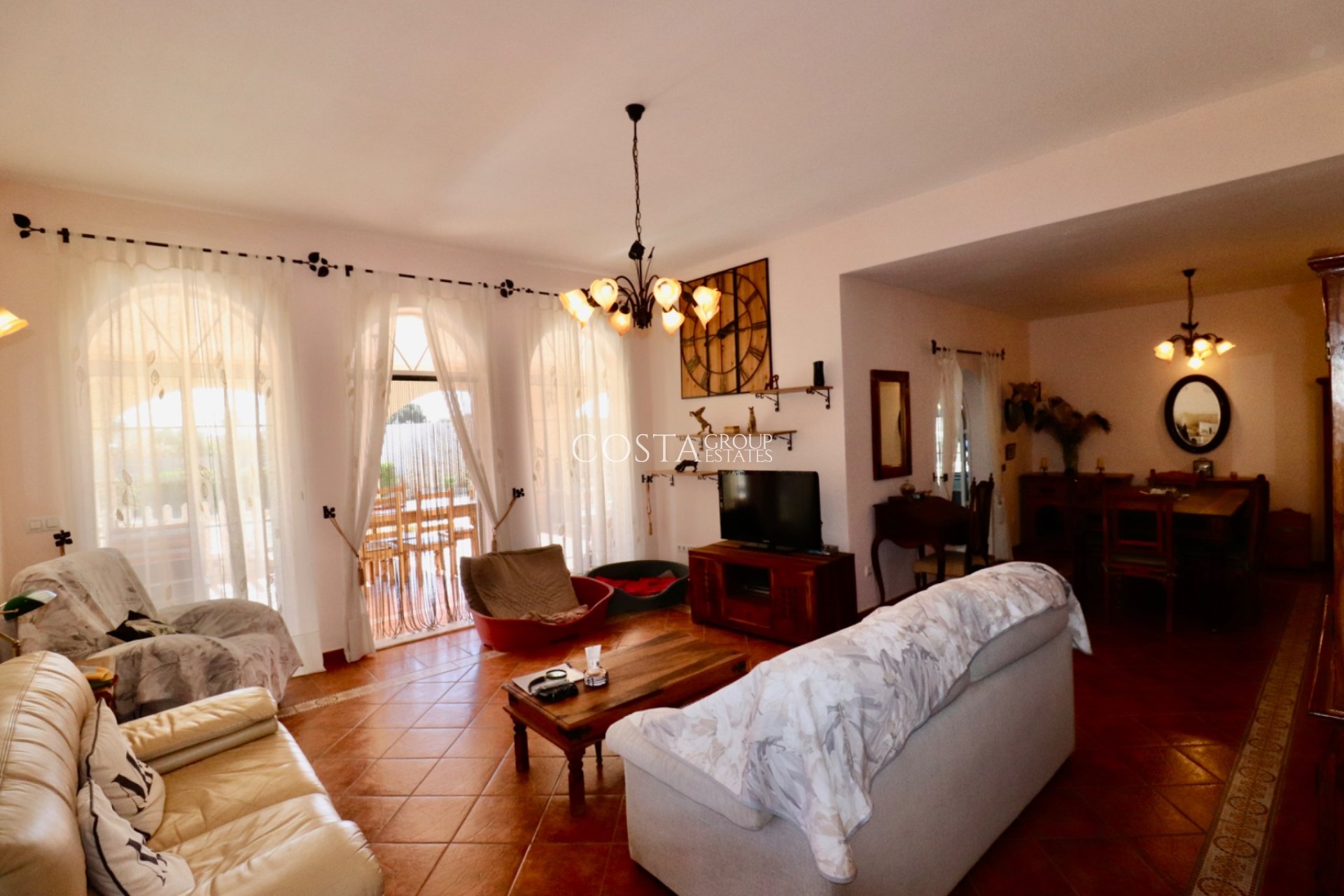 Revente - Villa -
Catral