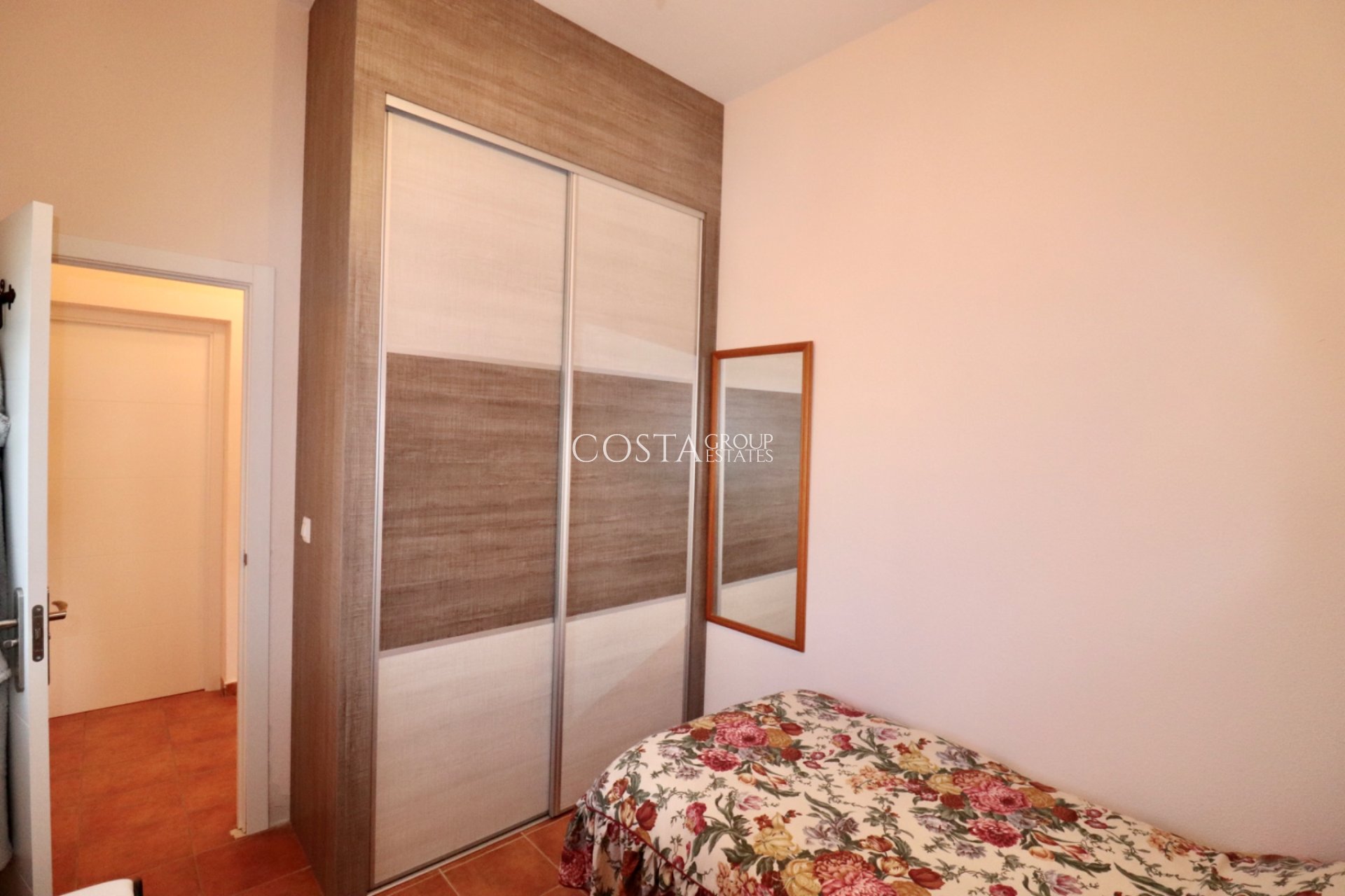 Revente - Villa -
Catral