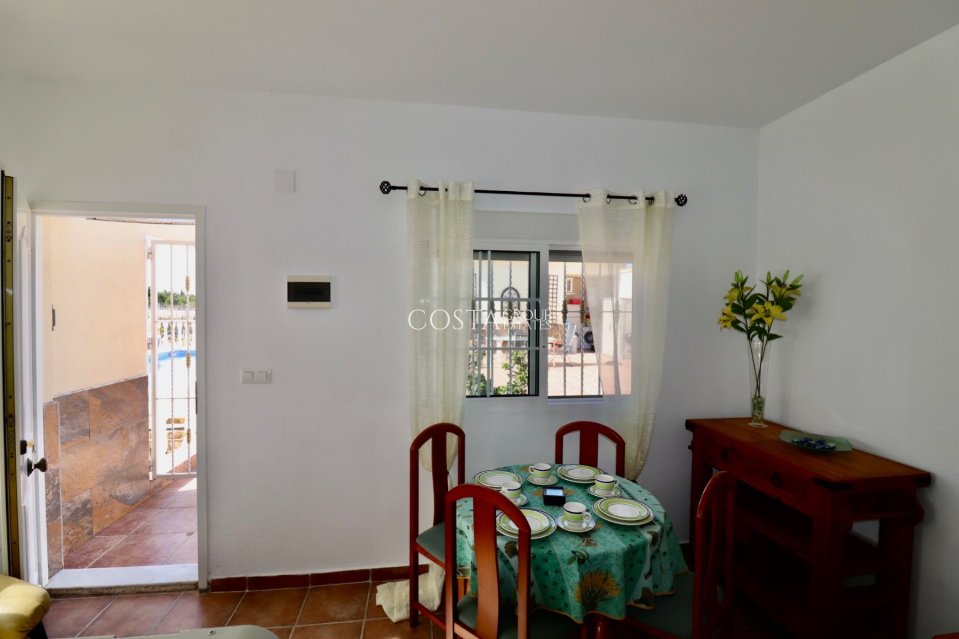 Revente - Villa -
Catral
