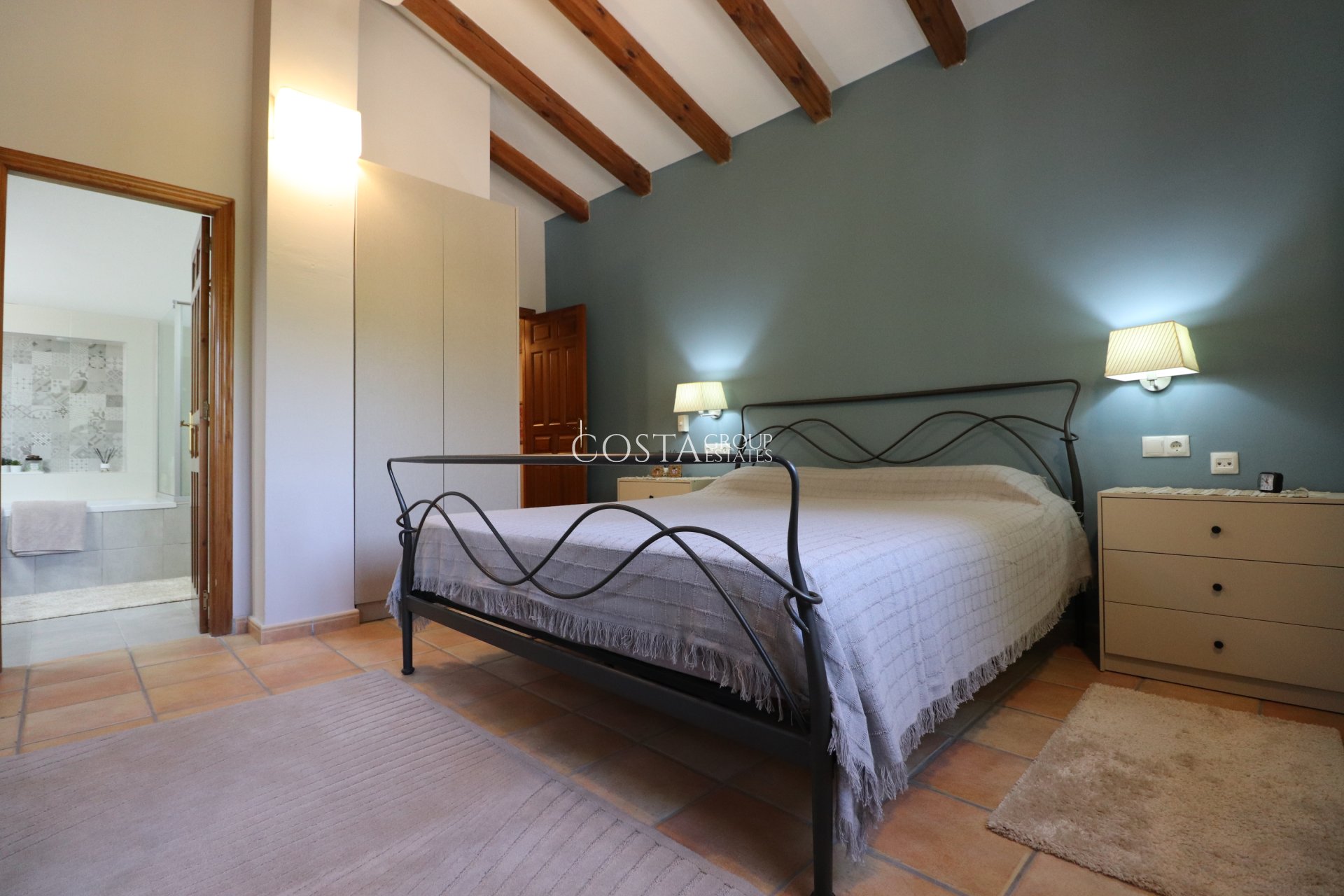 Revente - Villa -
Catral