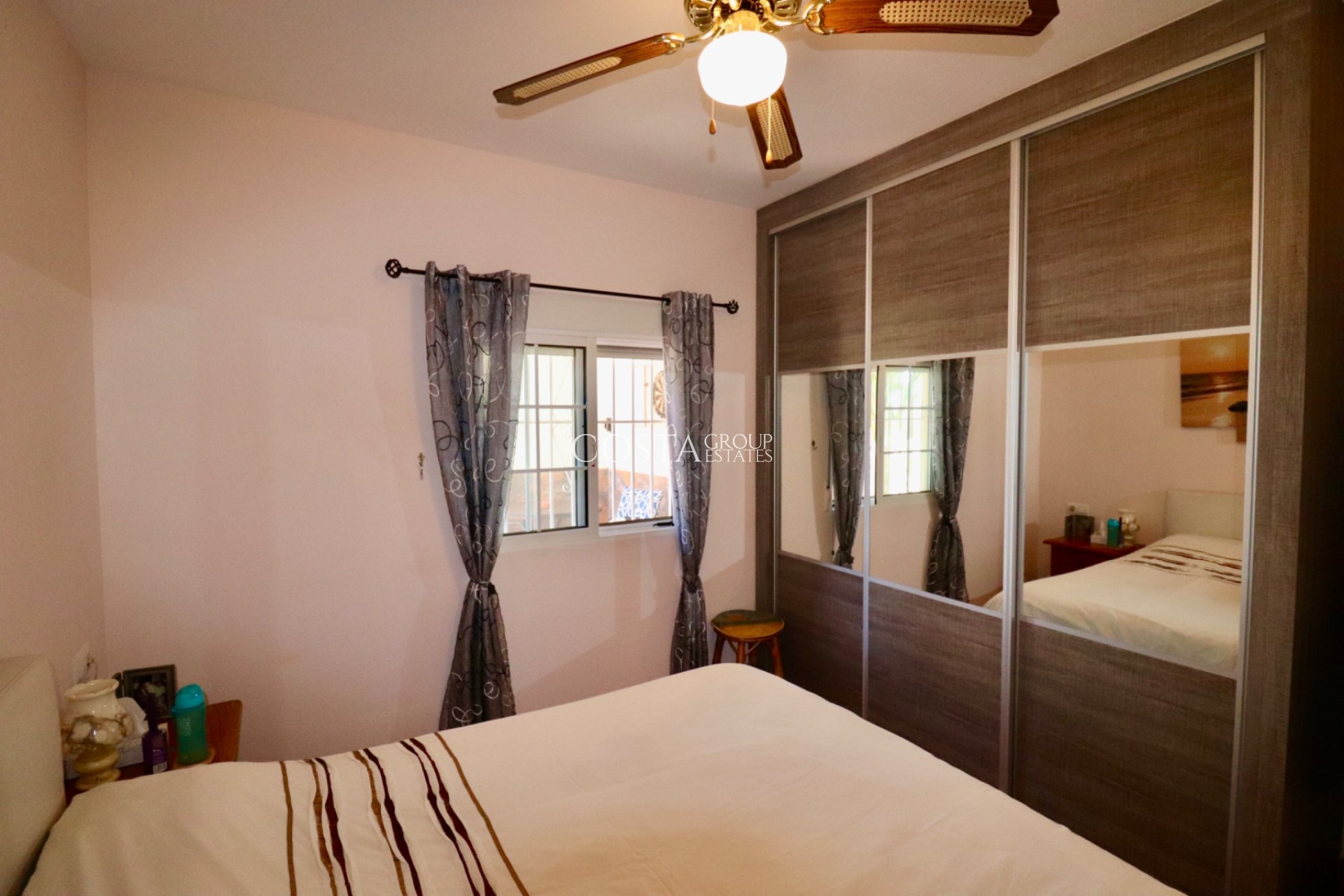 Revente - Villa -
Catral