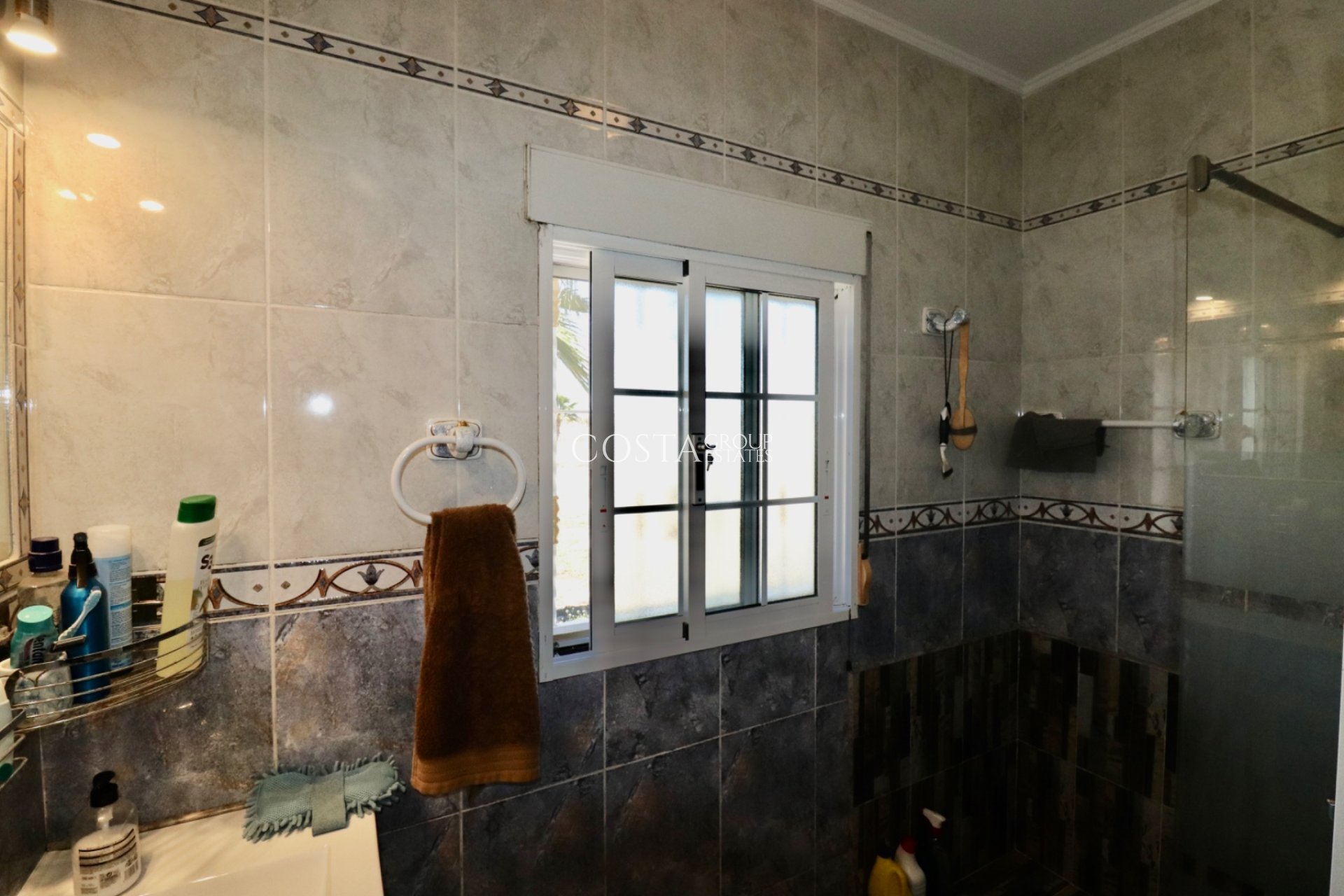 Revente - Villa -
Catral