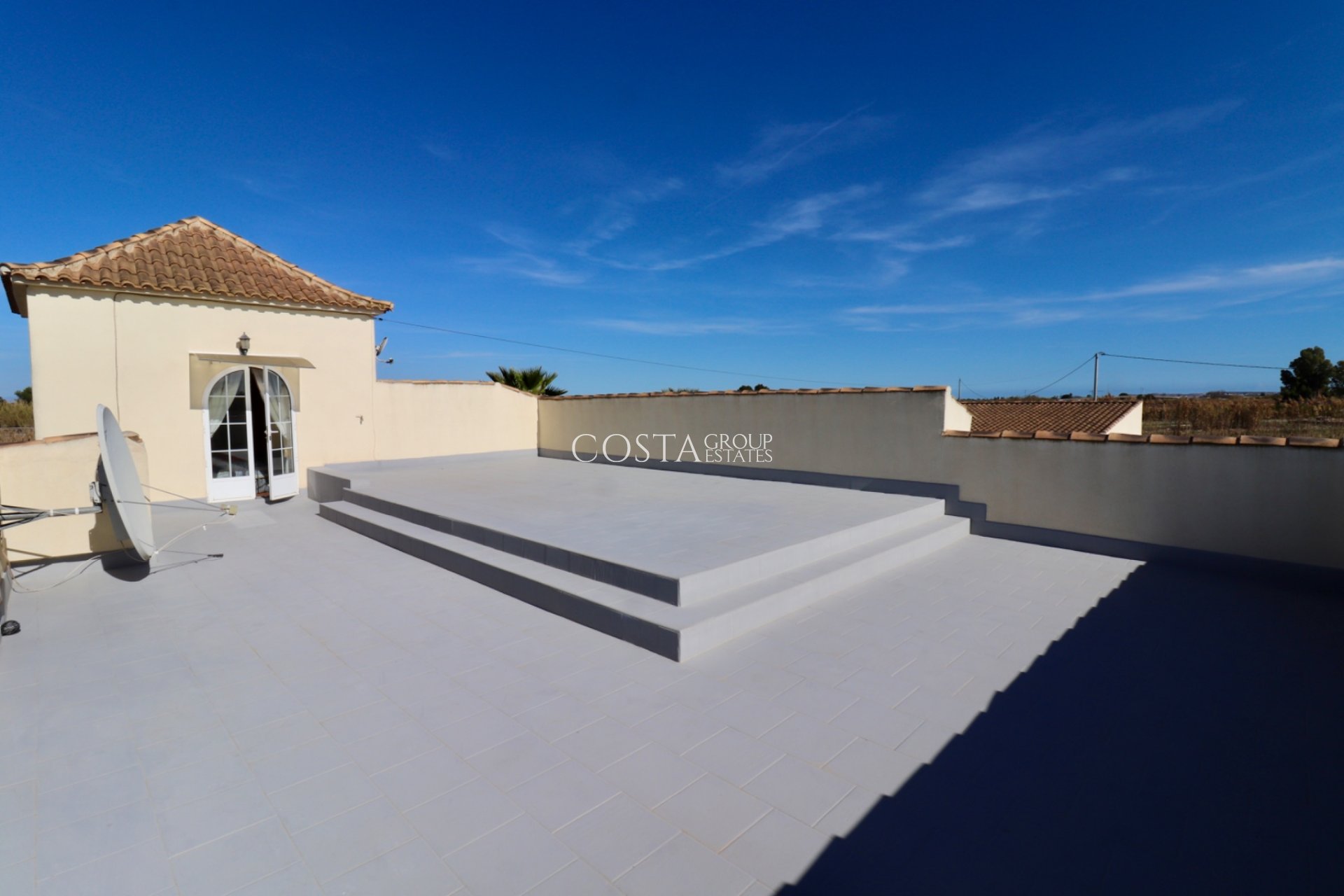 Revente - Villa -
Catral