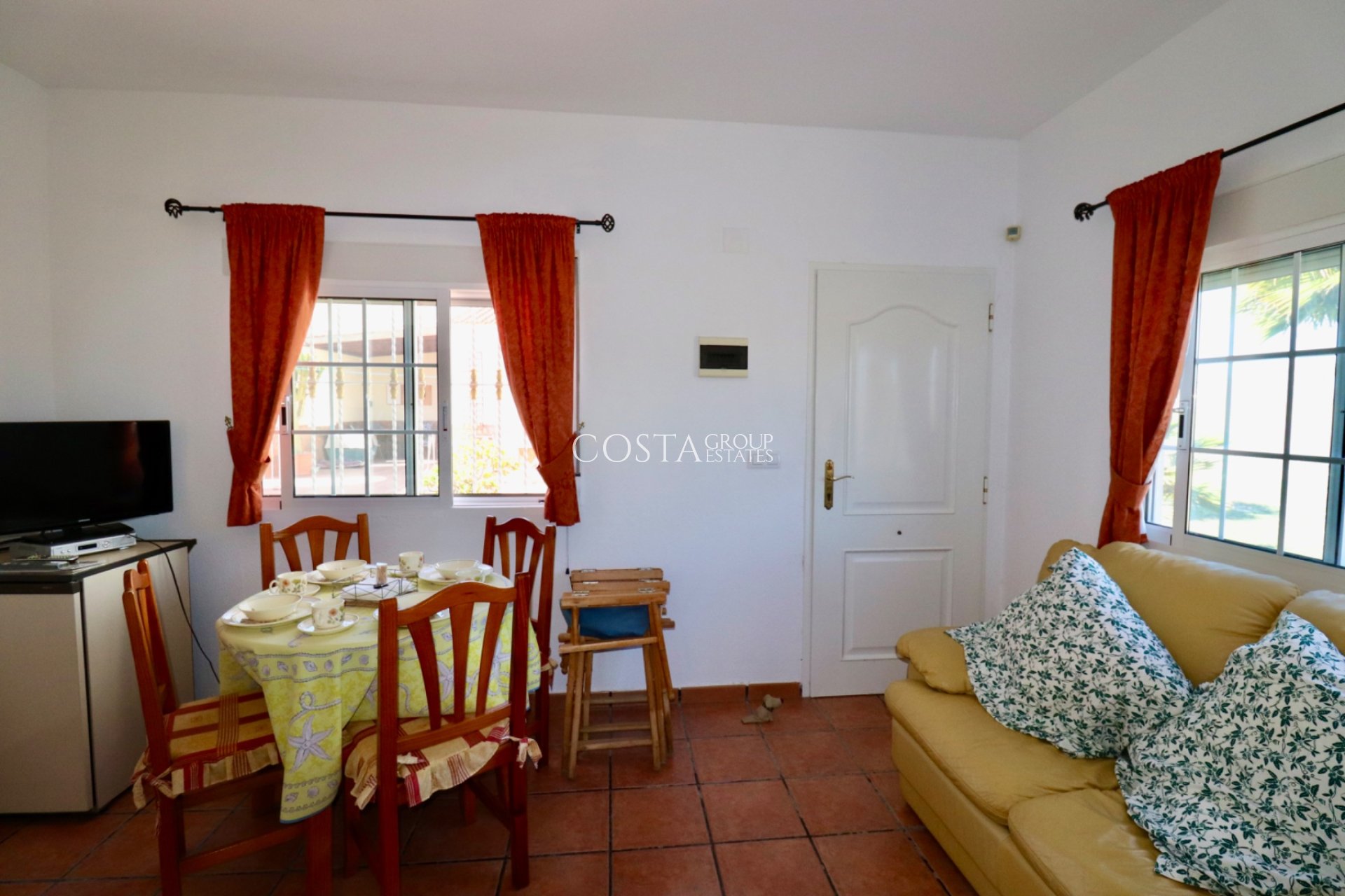 Revente - Villa -
Catral